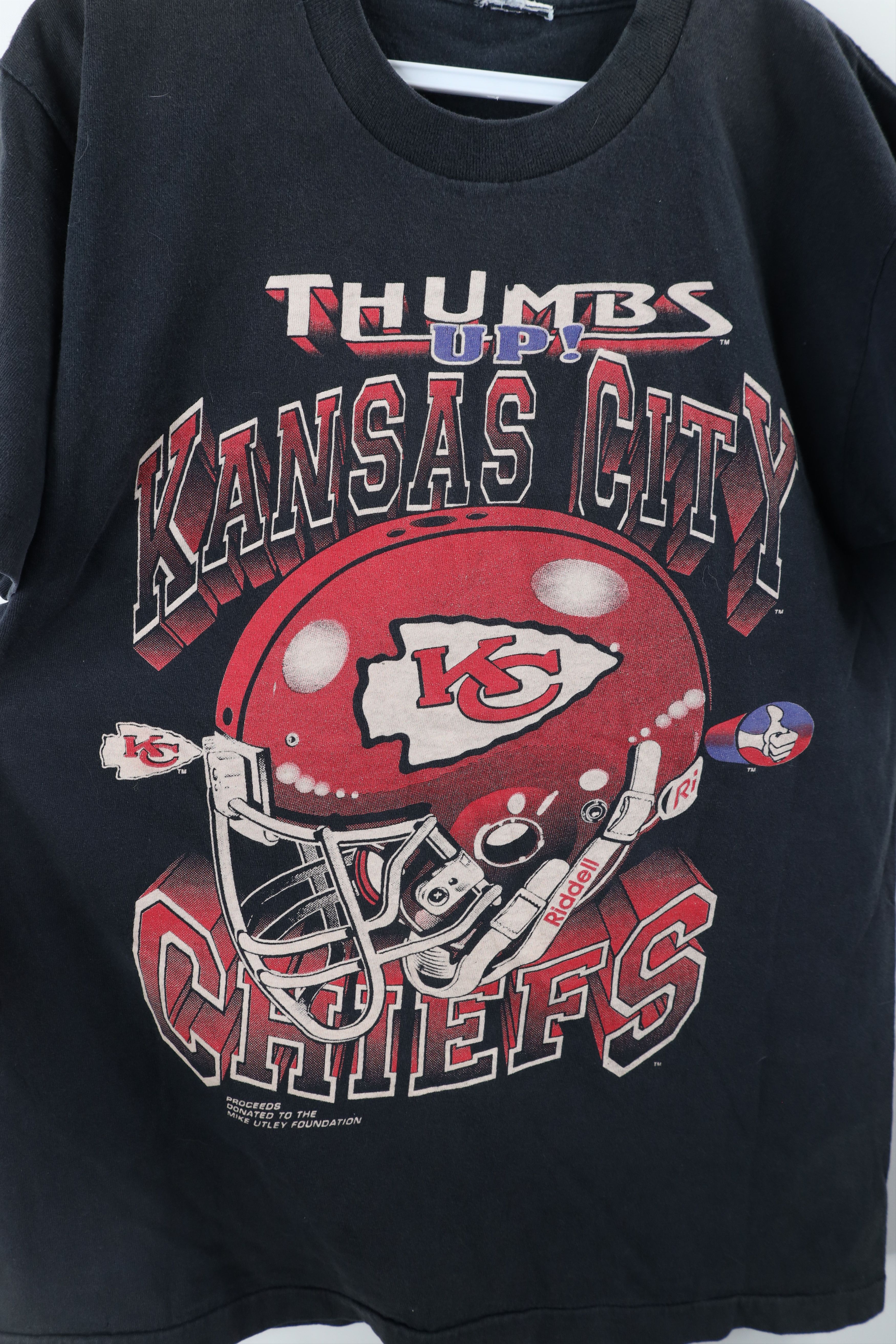 Vintage Vintage 90s Thumbs Up Kansas City Chiefs Football T-Shirt Size US M / EU 48-50 / 2 - 4 Thumbnail