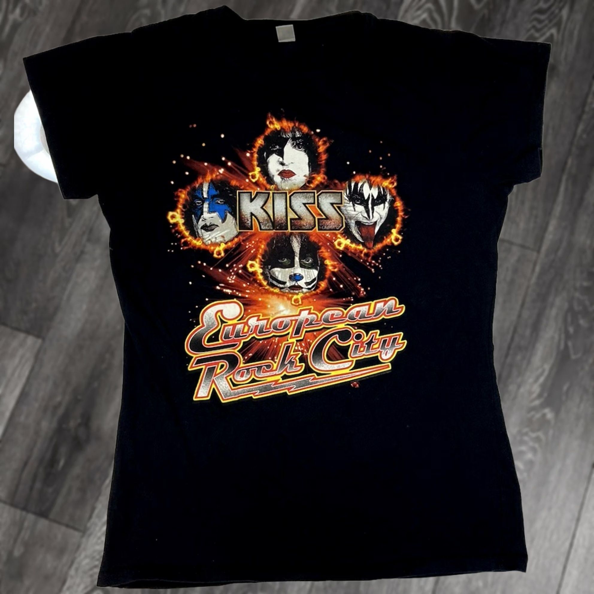 Gildan Kiss European Rock City Graphic T-shirt Women Small Black Short Sleeve Music Galaxy? Size S / US 4 / IT 40 - 1 Thumbnail