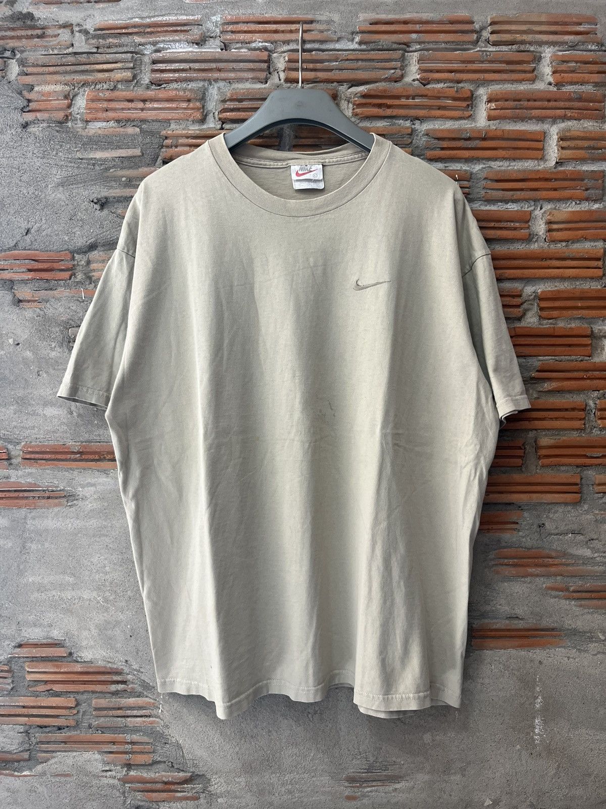 Nike Vintage NIKE minimal Logo 90’s Tshirt Size US XL / EU 56 / 4 - 2 Thumbnail