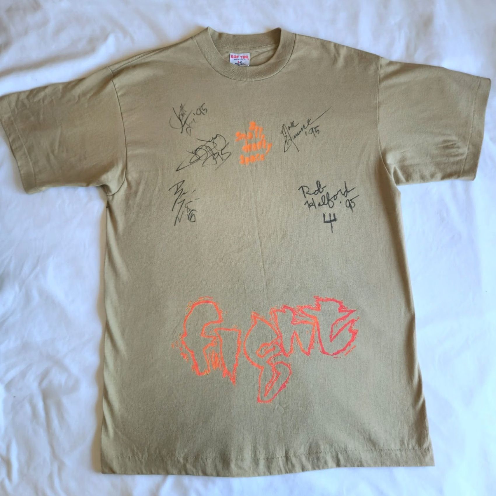 Vintage VINTAGE Rob Halford Fight A Small Deadly Space Tour 1995 Signed XL T-Shirt Men Brown Cotton Crew Neck Short Sleeve Space Band Tee Size US XL / EU 56 / 4 - 2 Thumbnail