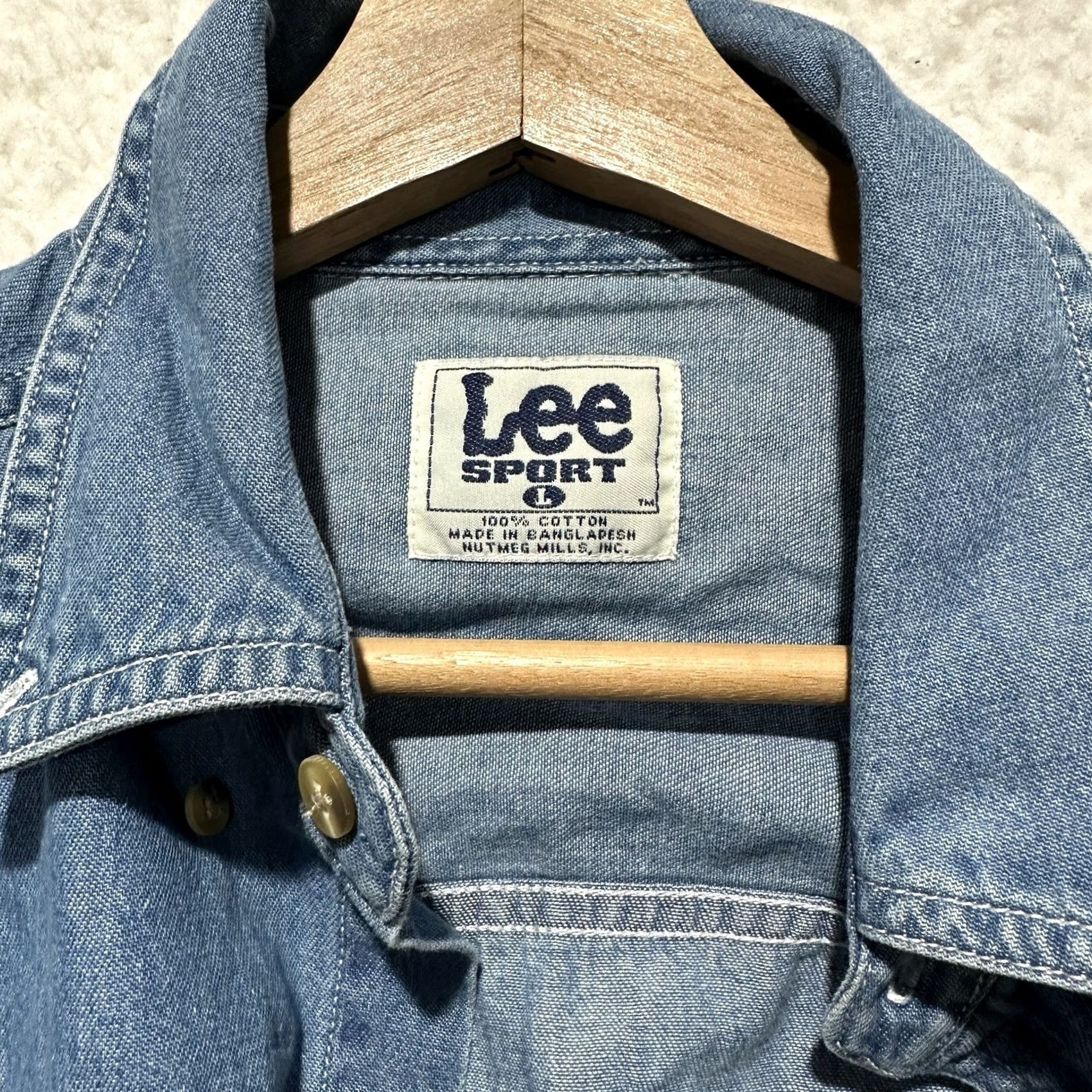 Lee VINTAGE Lee Sport Denim Button-Down Shirt Chicago Bulls Long Sleeve Sz L Men Blue Cotton 90s Sports Embroidered Pocket Regular Shirt Size US L / EU 52-54 / 3 - 3 Thumbnail