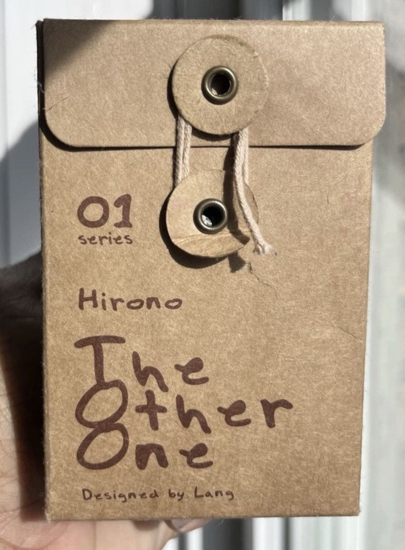 POP MART Pop MART Hirono “The Other One” O1 Blind Box x Lang Size ONE SIZE - 1 Thumbnail