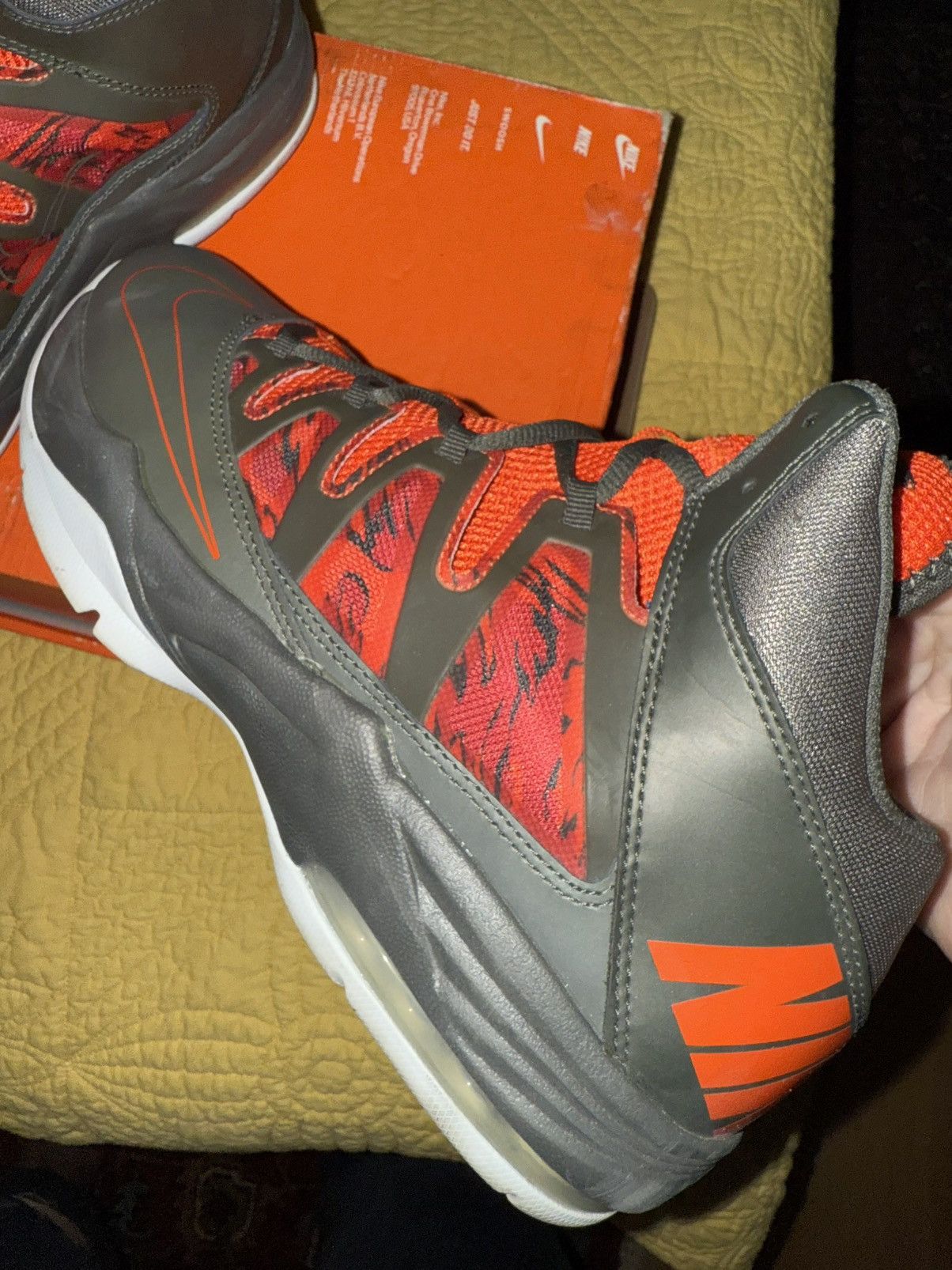 Nike Nike Air Max Stutter Step Grey/Orange size 9 VNDS! Size US 9 / EU 42 - 15 Thumbnail