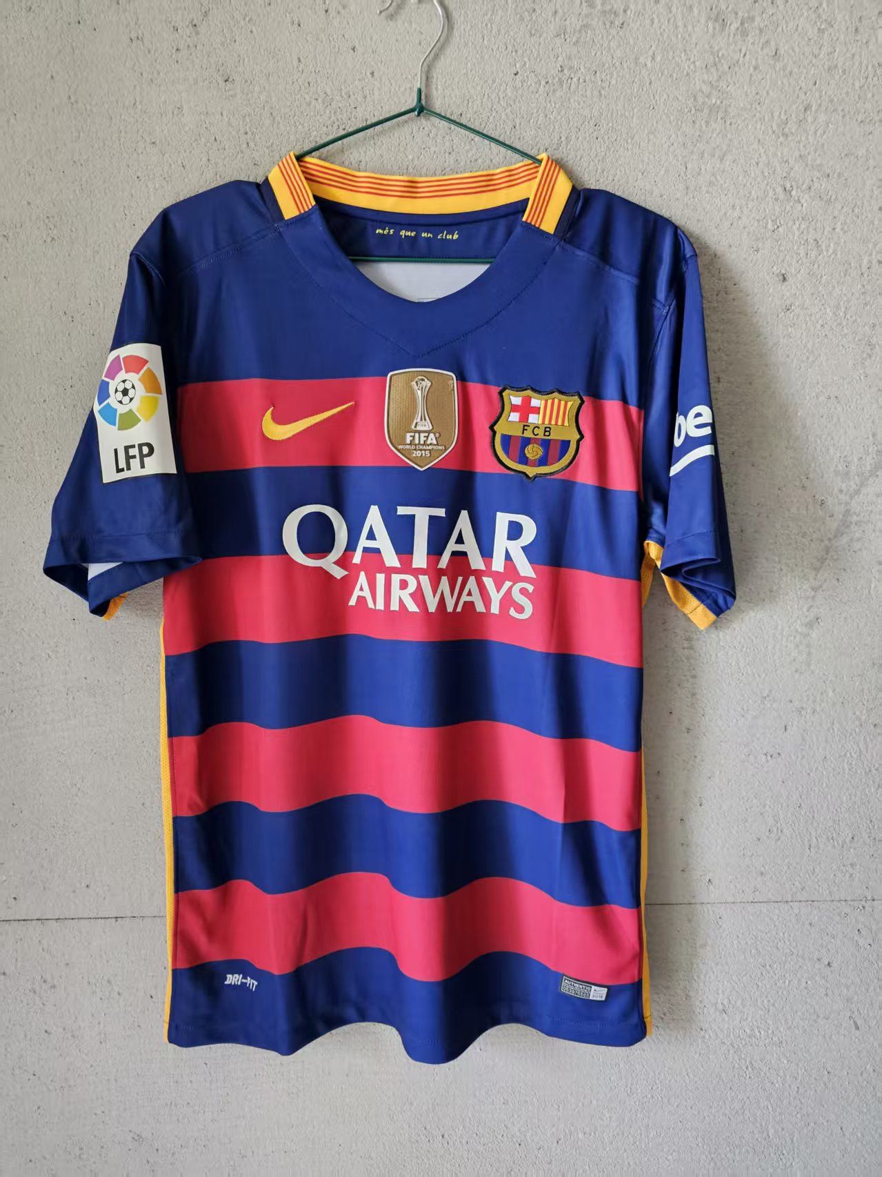 Other 2015 16 Barcelona #11 Neymar Jersey Home Size US S / EU 44-46 / 1 - 2 Thumbnail