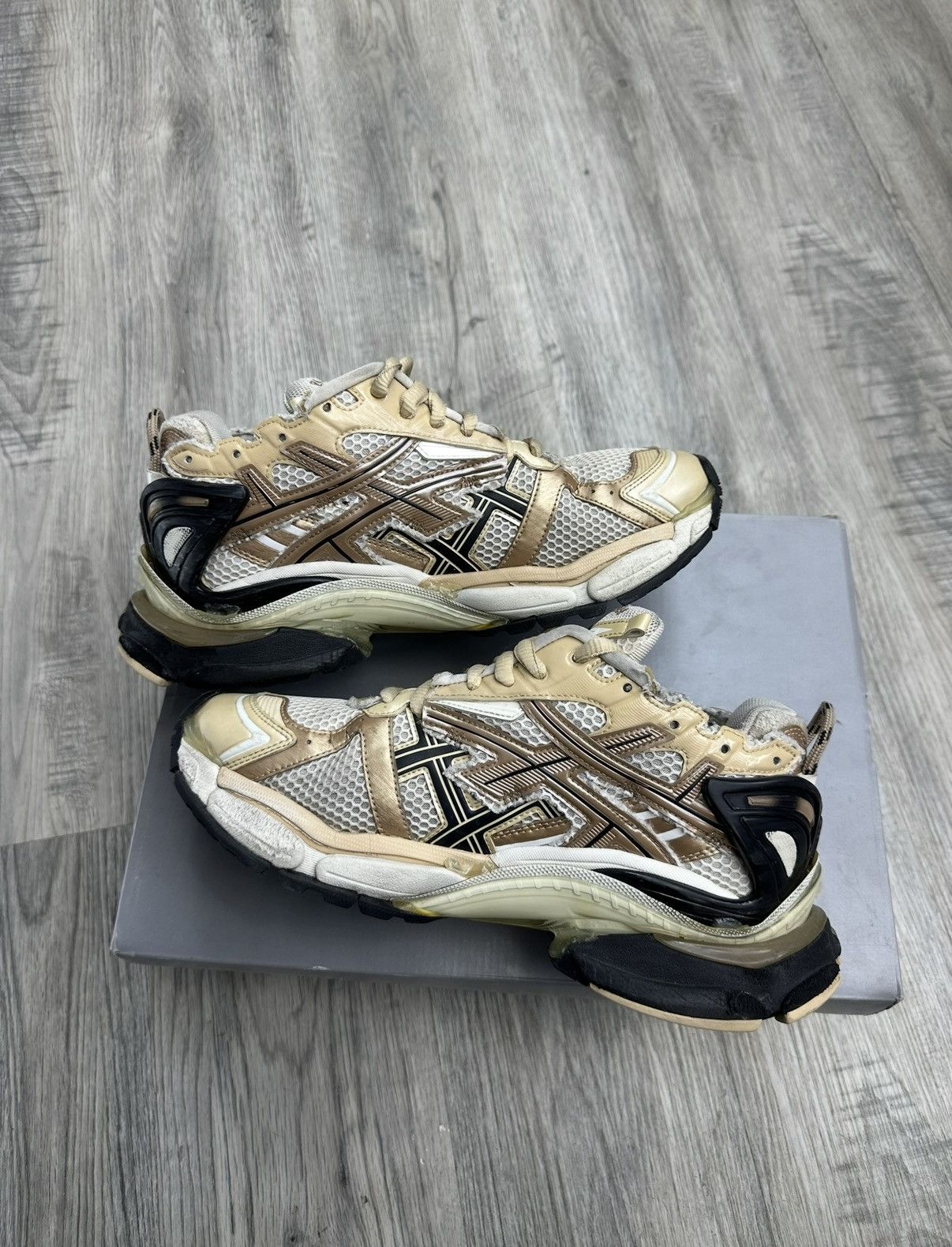 Balenciaga Balenciaga Runner - Beige/Black/Silver Size US 9 / EU 42 - 3 Thumbnail