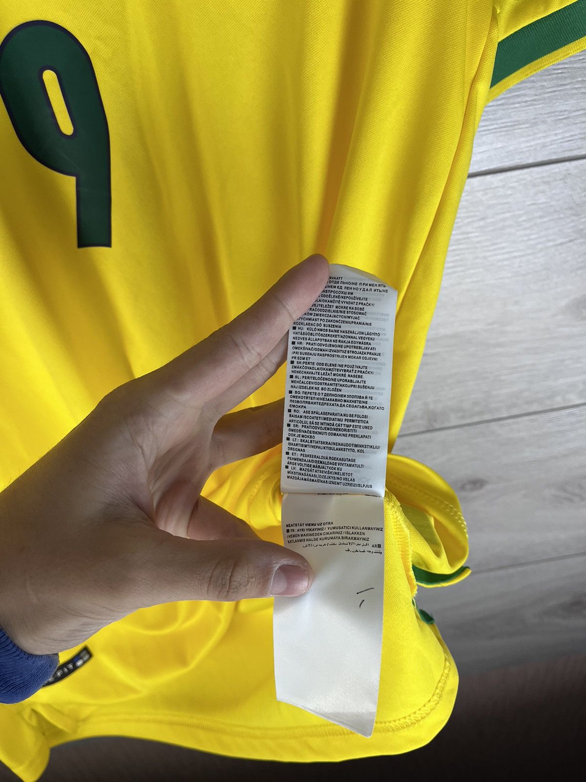 Vintage men’s soccer jersey Brazil 🇧🇷 Ronaldo #9 size M