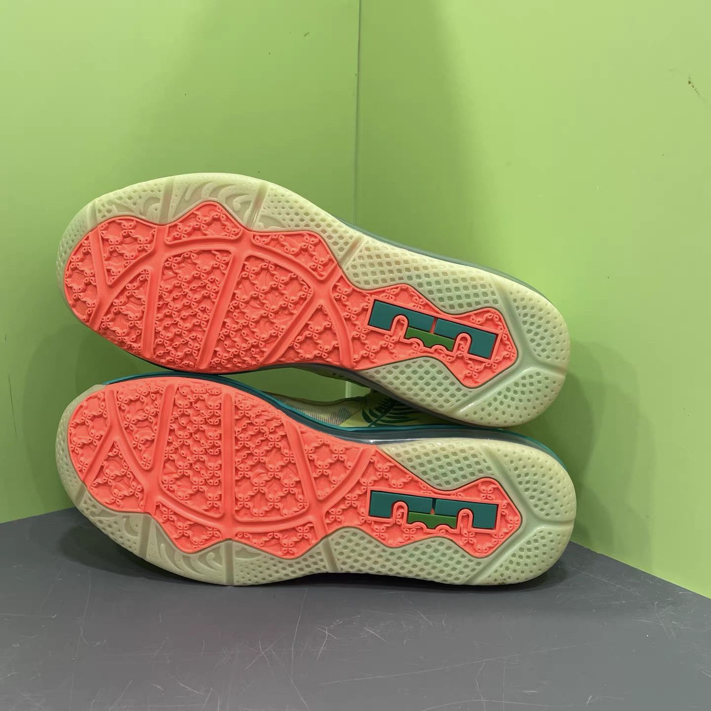 Nike Nike LeBron 9 Low "LeBronold Palmer" Basketball Shoes K15 Size US 11 / EU 44 - 8 Thumbnail