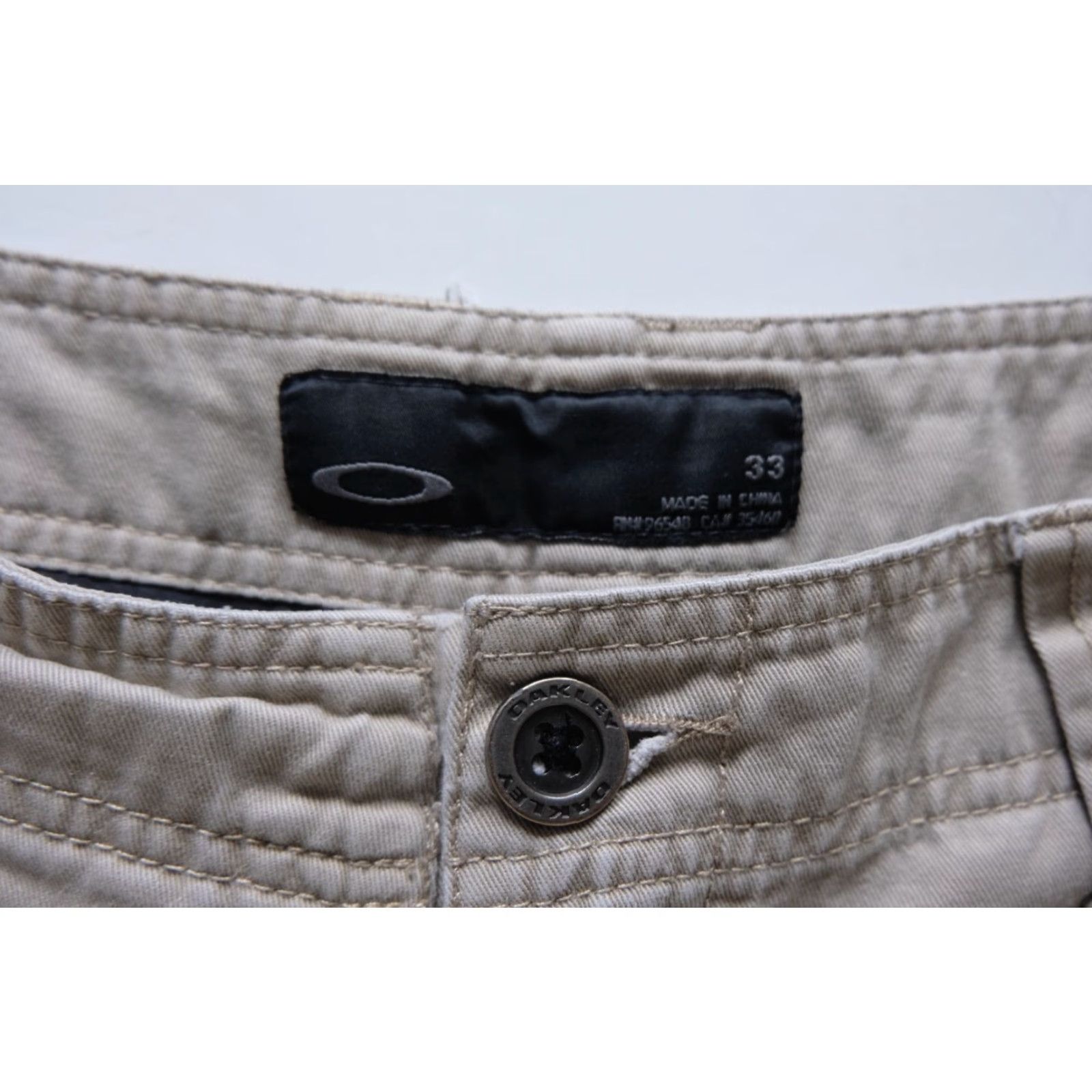Oakley VINTAGE Oakley Cargo Shorts Embroidered Plaid 10" Inseam Men 33 Tan Brown 90s Outdoor Sports Summer 2012 Mens Size US 33 - 8 Thumbnail
