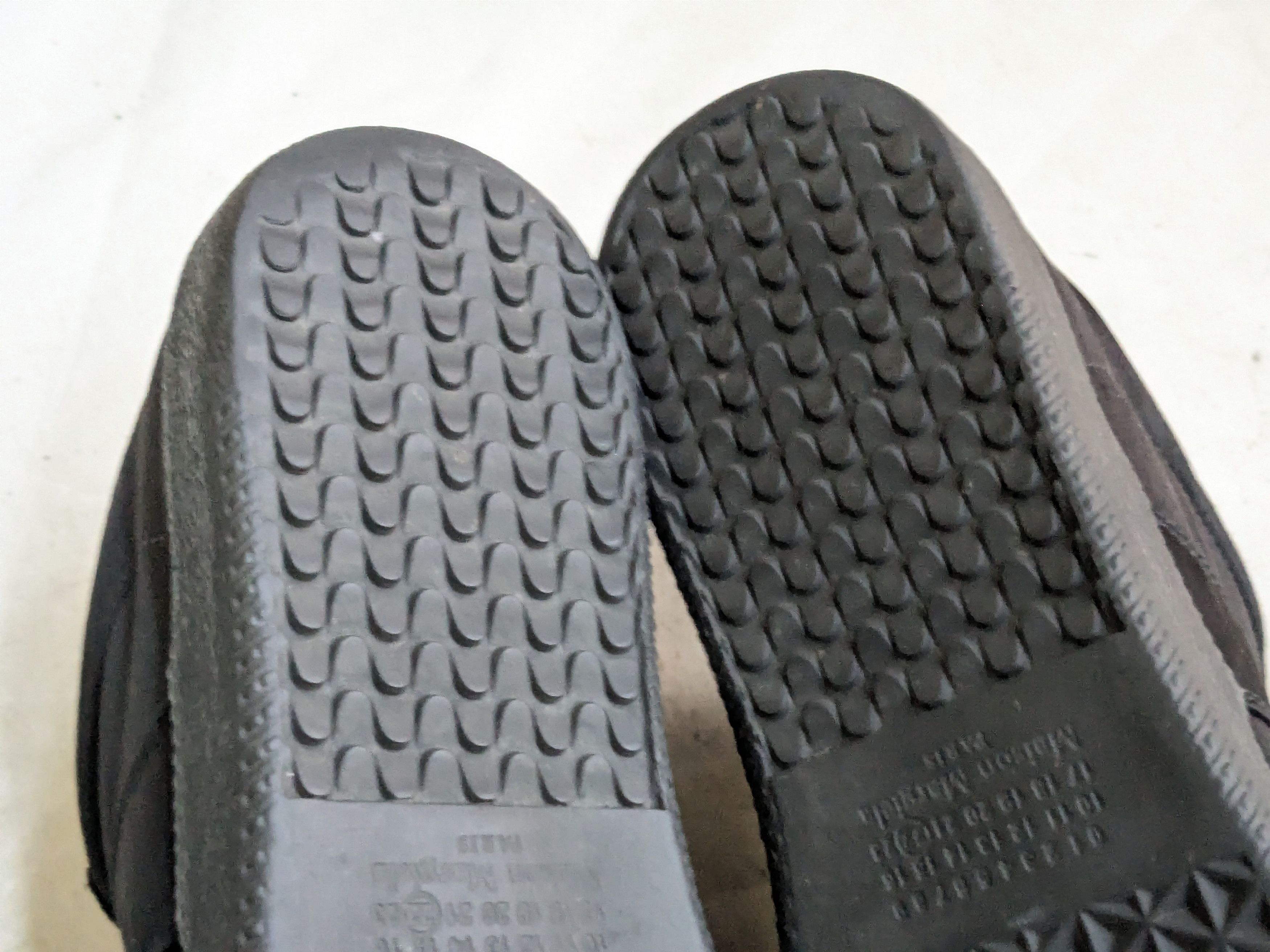 Maison Margiela Maison Margiela GAT Replica Black Satin 9 42 Low Tops Size US 9 / EU 42 - 13 Thumbnail