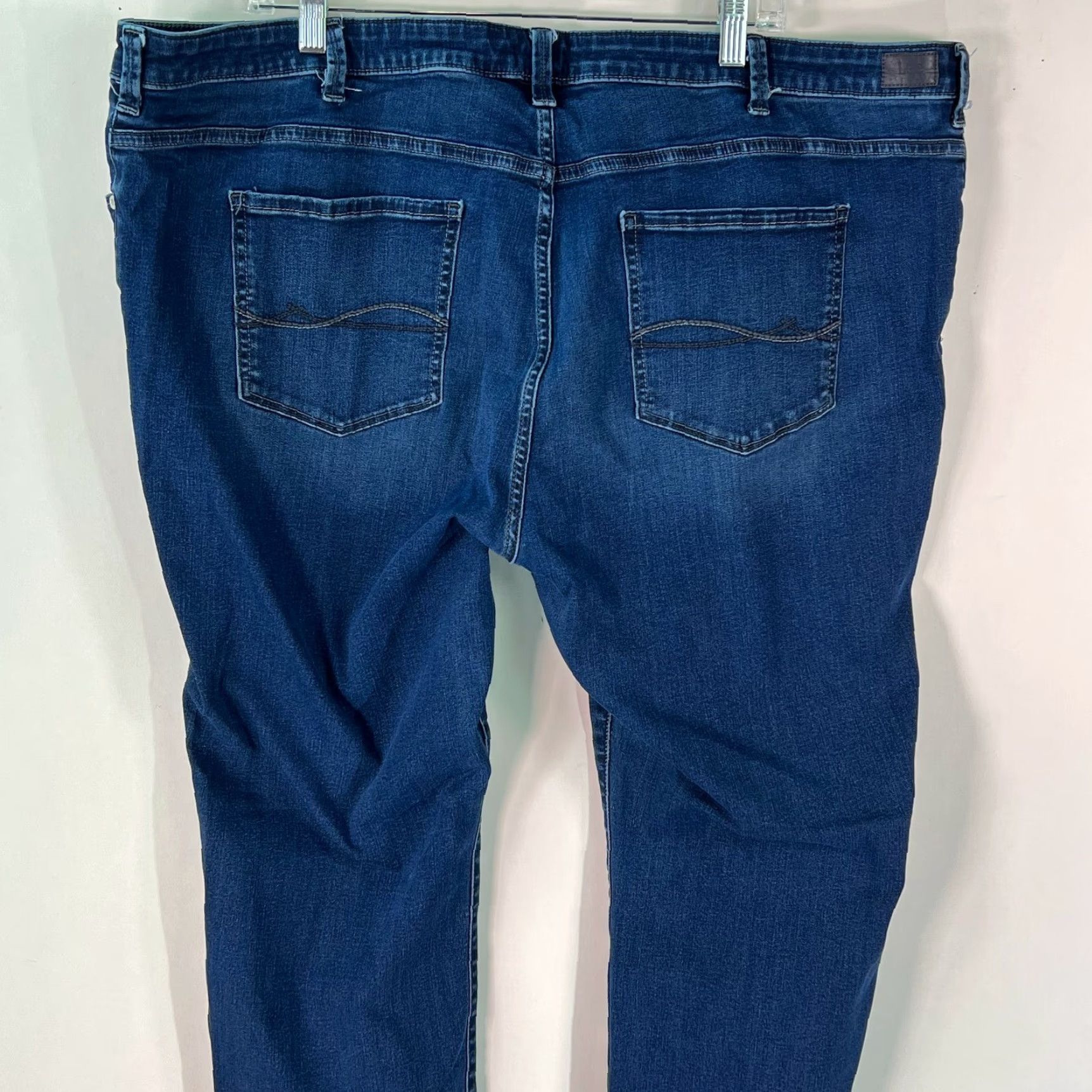 Lee Lee Jeans Women Slimming High Rise Skinny Blue 24W Plus Adult Denim Pants Medium Color Blue 30in Inseam Mens Womens? Size 42" / US 20 - 4 Thumbnail