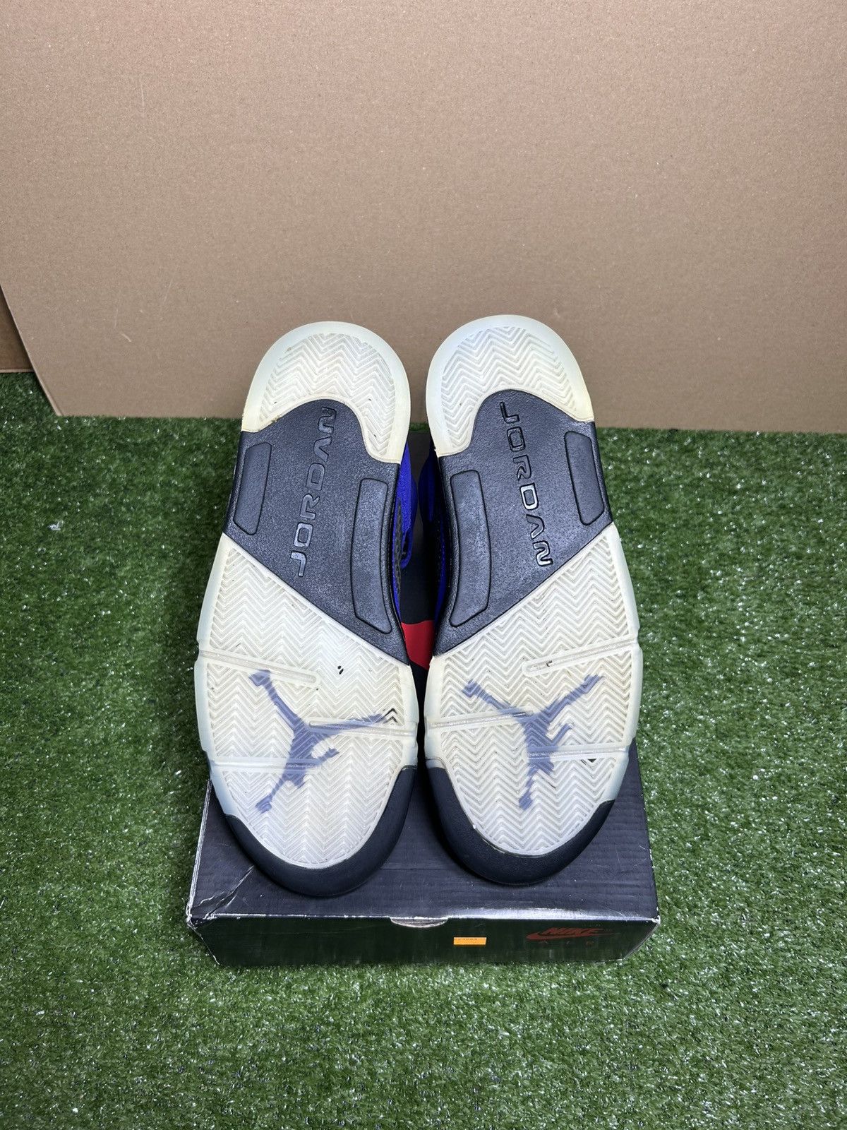 Jordan Brand Jordan 5 alternate grape 2020 Size US 9.5 / EU 42-43 - 9 Thumbnail