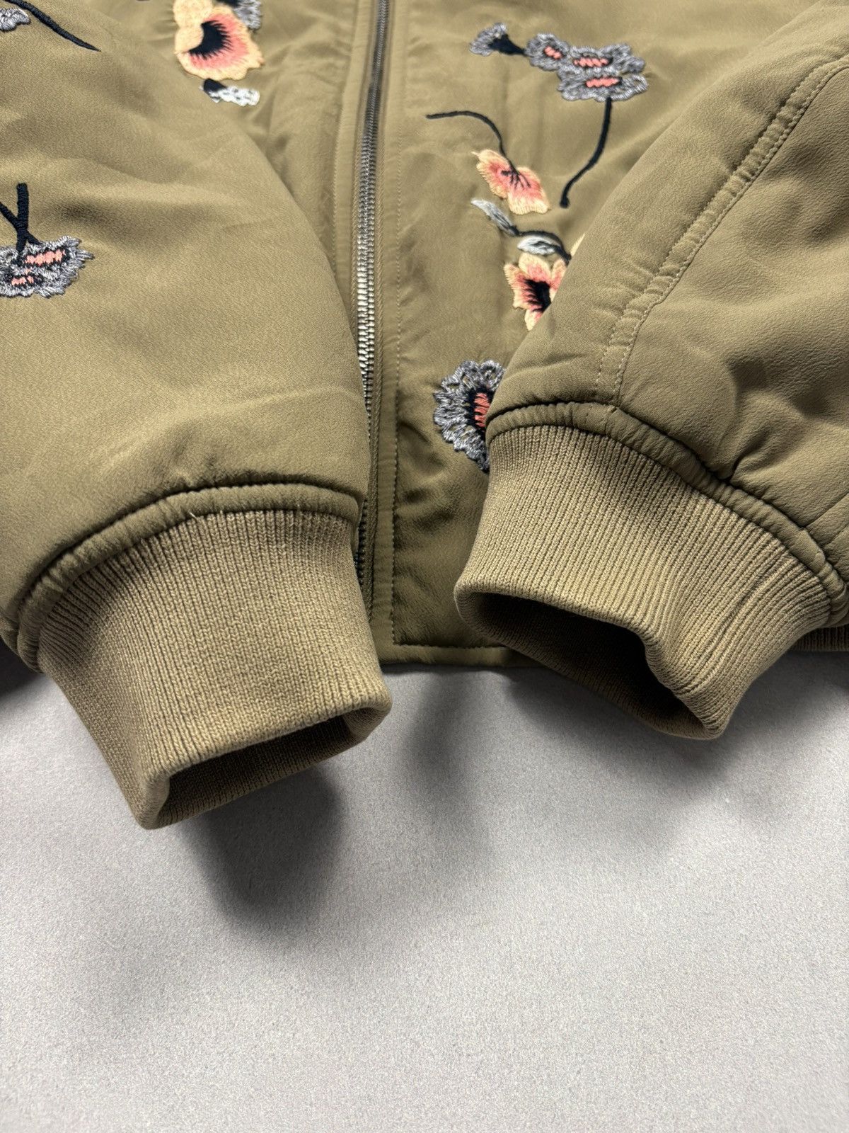 Allsaints AllSaints Embroidered Floral Bomber Jacket Cropped MA1 Zip S Size S / US 4 / IT 40 - 14 Thumbnail