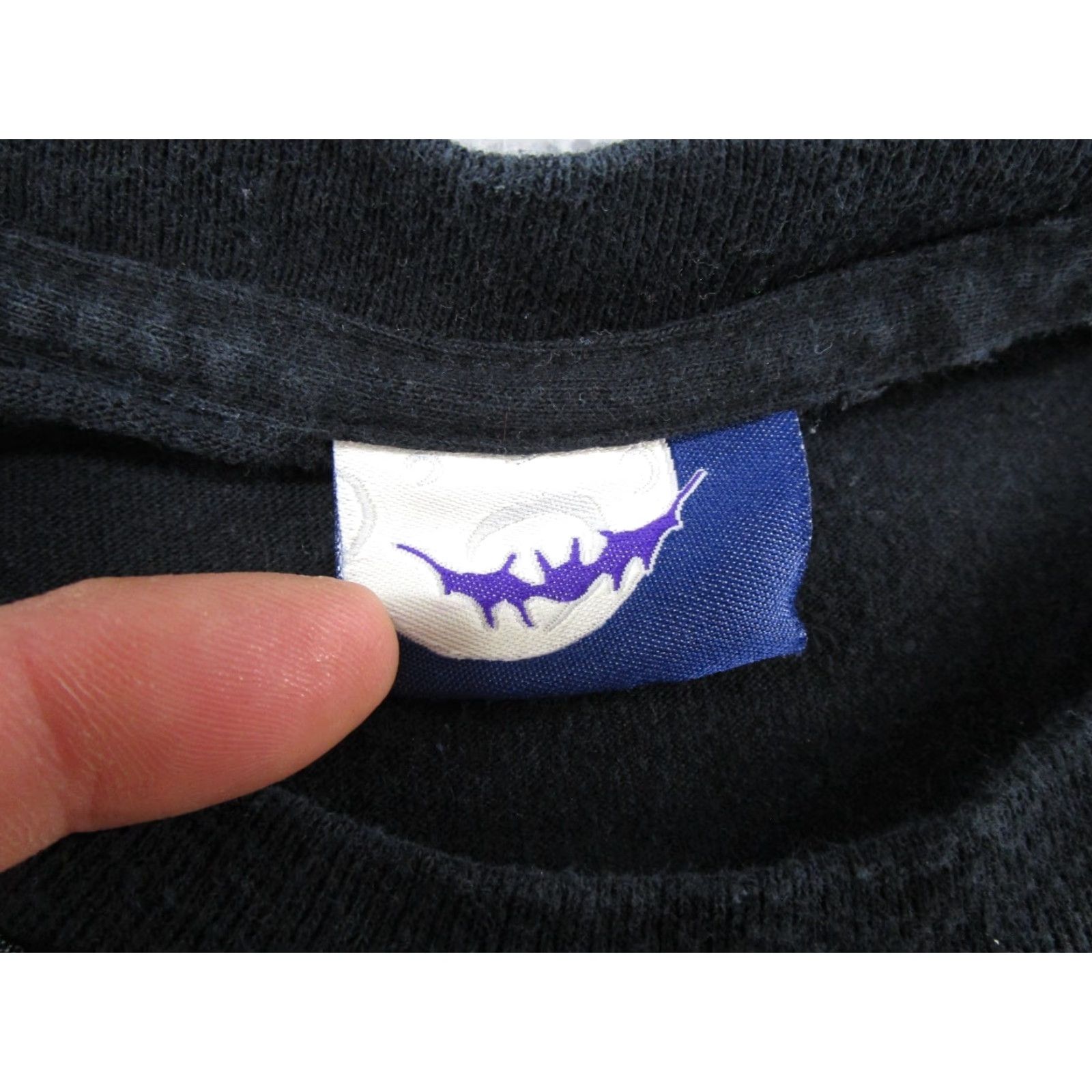 Bata VINTAGE Dracula Vampire Tuxedo Tee Shirt Mens Halloween Holiday Bat Logo Black XL Short Sleeve Crew Neck Cotton T-Shirt Horror 90s Summer Mens Size US XL / EU 56 / 4 - 2 Thumbnail