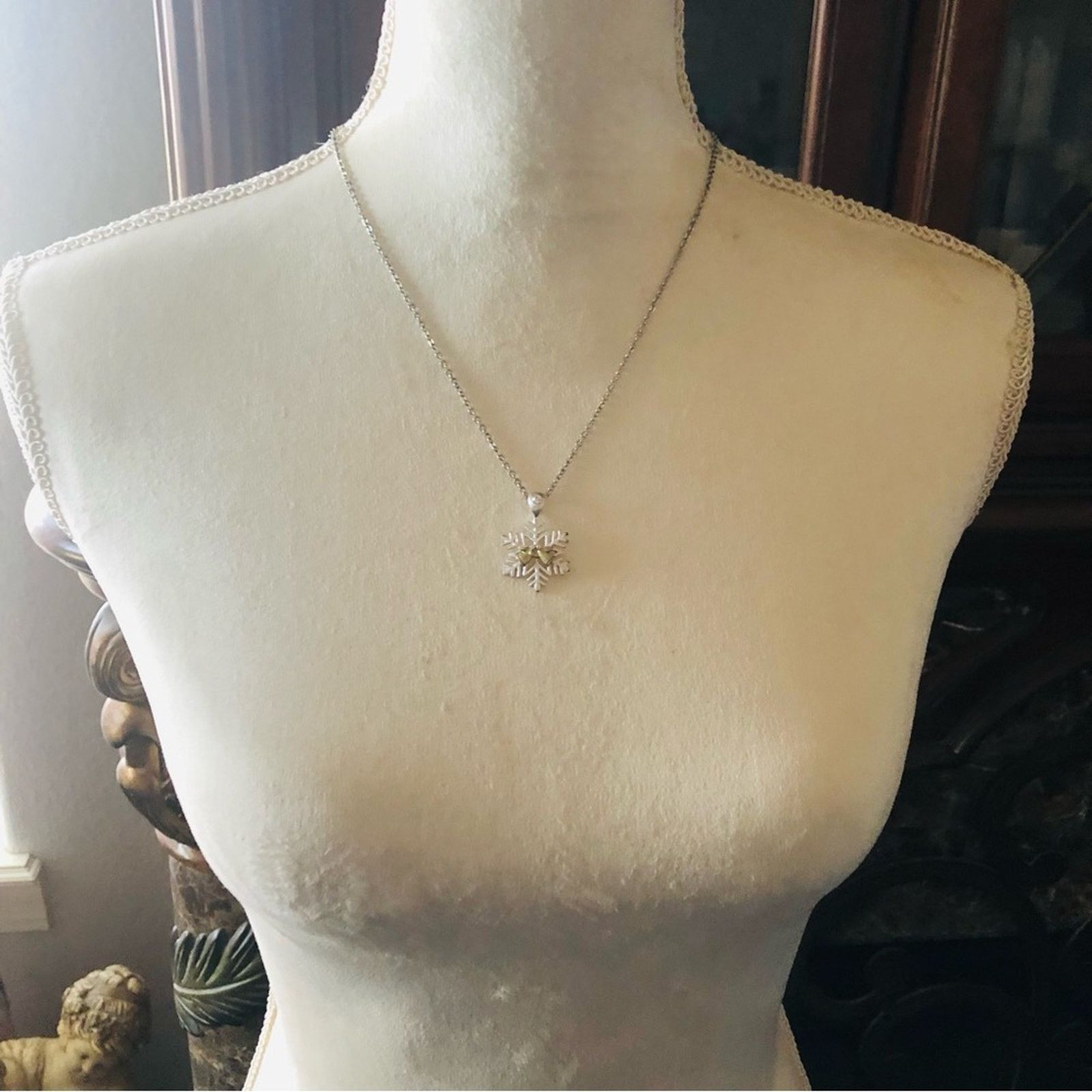 Vintage Vintage frosted snowflake angels flying necklace Size ONE SIZE - 7 Thumbnail