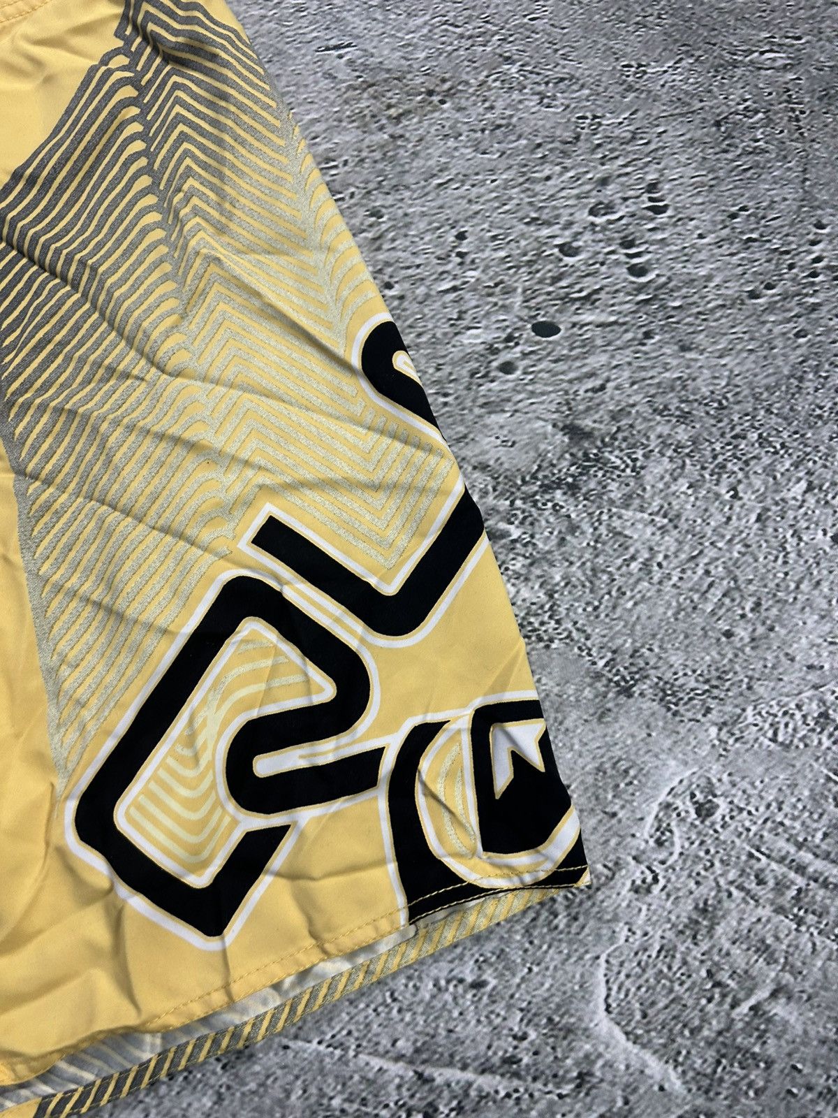 Quiksilver Quiksilver shorts yellow Y2K vintage fullprint graffiti surf Size US 34 / EU 50 - 4 Thumbnail