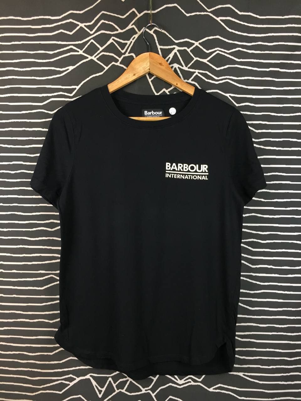 Barbour Barbour International Ellenbrook Curved Hem Tee Size S / US 4 / IT 40 - 1 Thumbnail