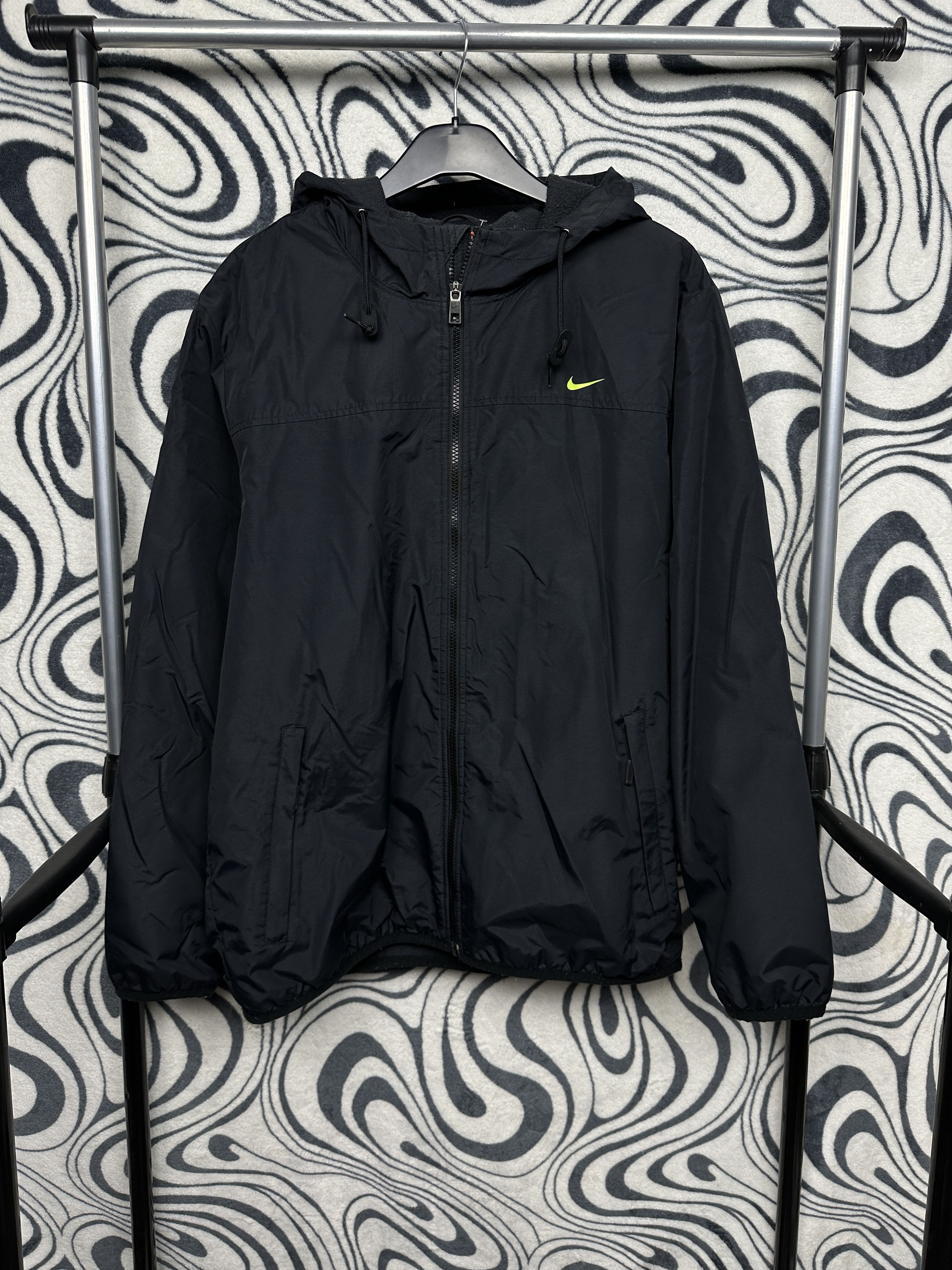 Nike Nike Mens Nylon Windbreaker Jacket Y2K Drill style Size US L / EU 52-54 / 3 - 1 Thumbnail