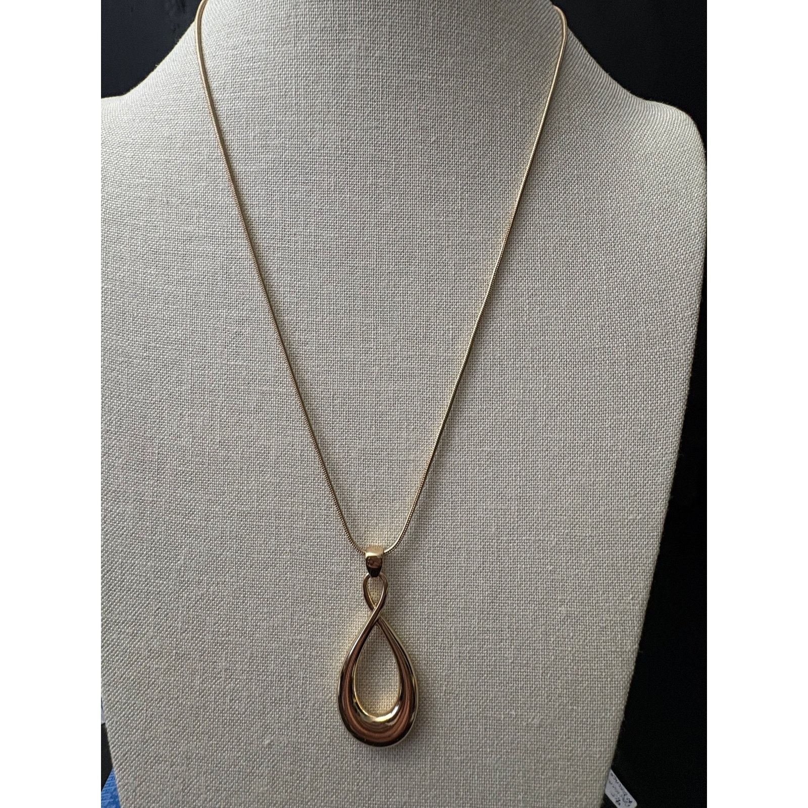 Other Napier Gold Tone Teardrop Pendant Necklace 25in NWT Signed Size ONE SIZE - 3 Thumbnail