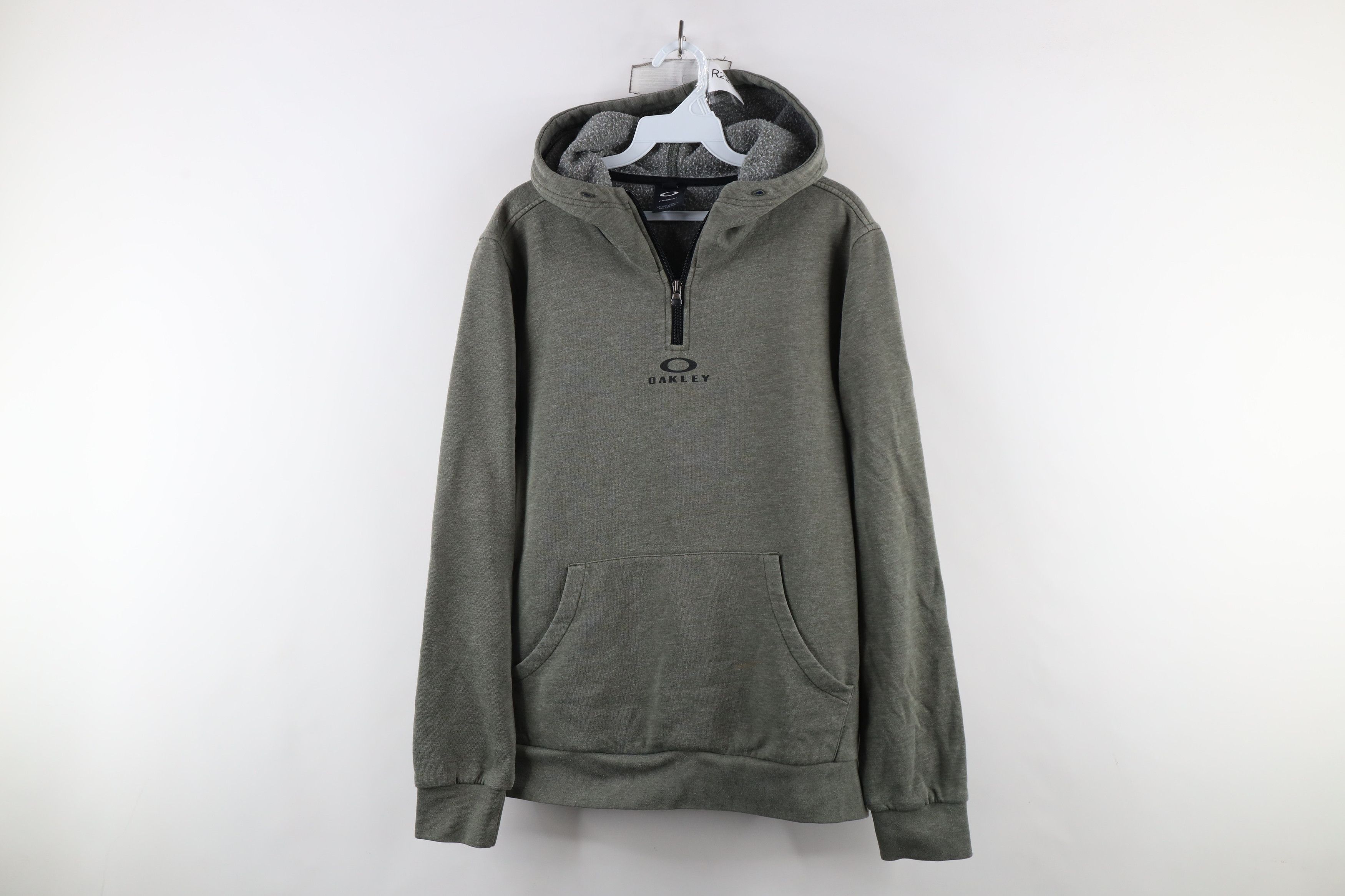トップス balenciaga oakley logo hoodie Oakley × Streetwear × Vintage 🔥VNTG OAKLEY CENTER LOGO