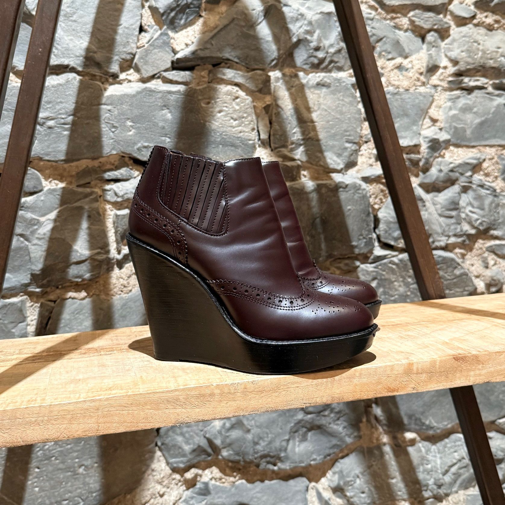 Burberry Burberry Burgundy Leather Oxford Wedges Booties Size US 6 / IT 36 - 1 Thumbnail