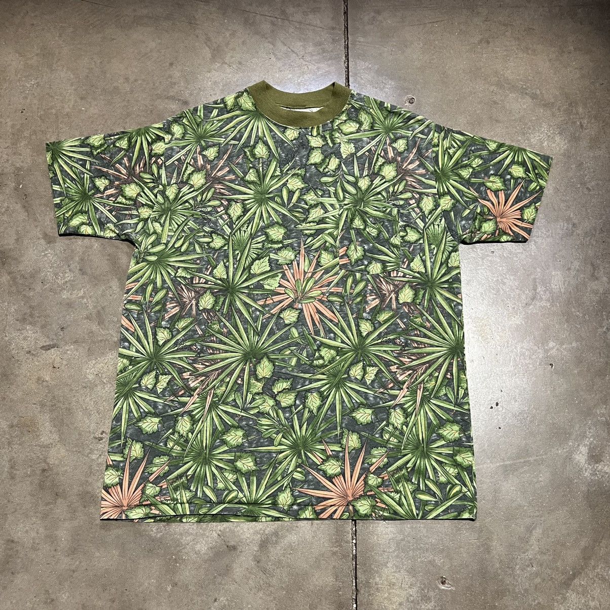 Vintage Vintage 80s Camo T shirt Ringer Single Stitched USA Hunting Size US XL / EU 56 / 4 - 1 Thumbnail