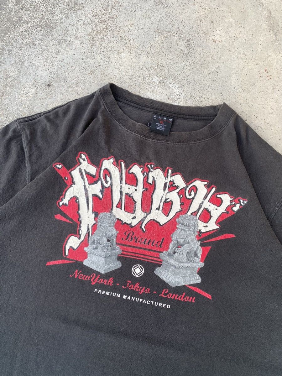 Fubu 2000s Faded Fubu Rap Hip Hop y2k T-Shirt Size US XL / EU 56 / 4 - 2 Thumbnail