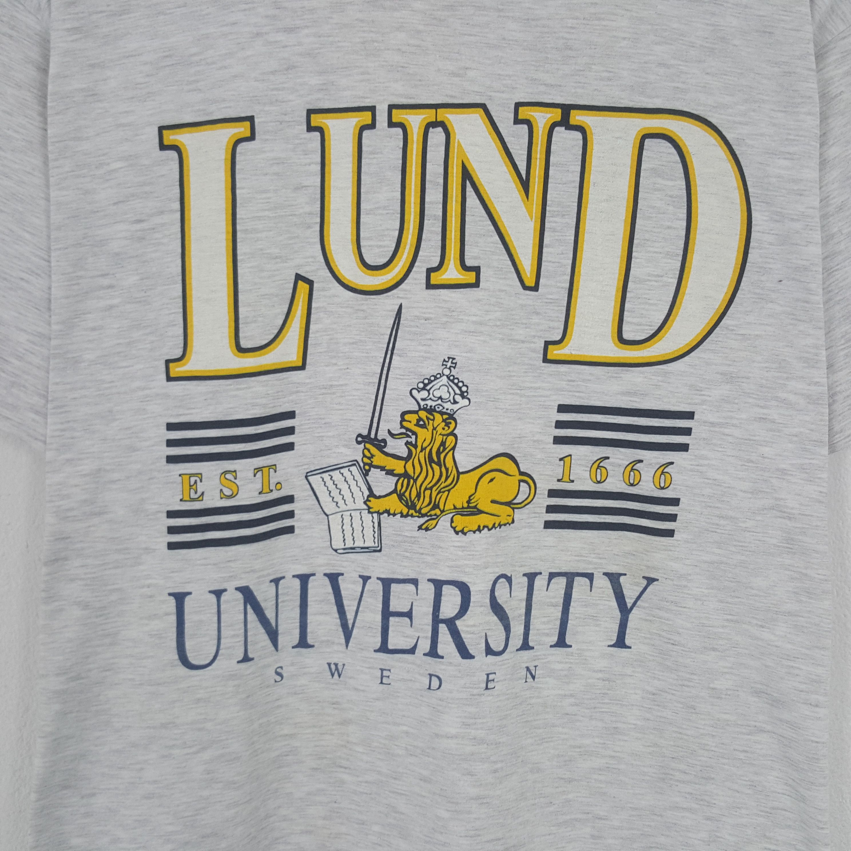 Vintage Vintage University Sweden Tshirt Size US M / EU 48-50 / 2 - 2 Thumbnail