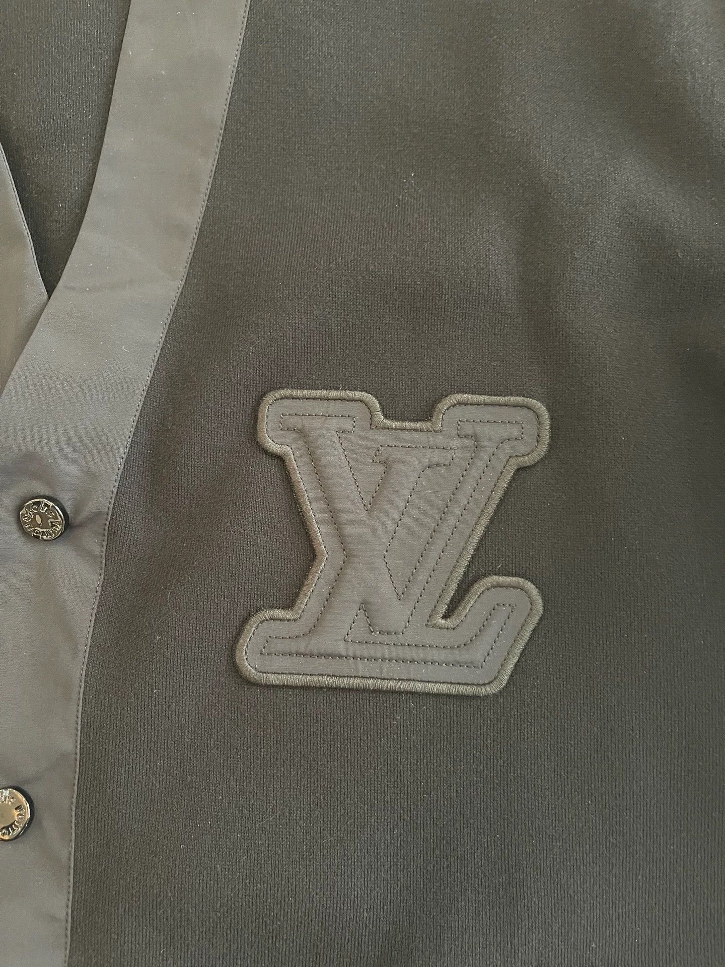Louis Vuitton LV 2023 M Colorblocked Big Logo Cuffed New Jacket Size US M / EU 48-50 / 2 - 3 Thumbnail