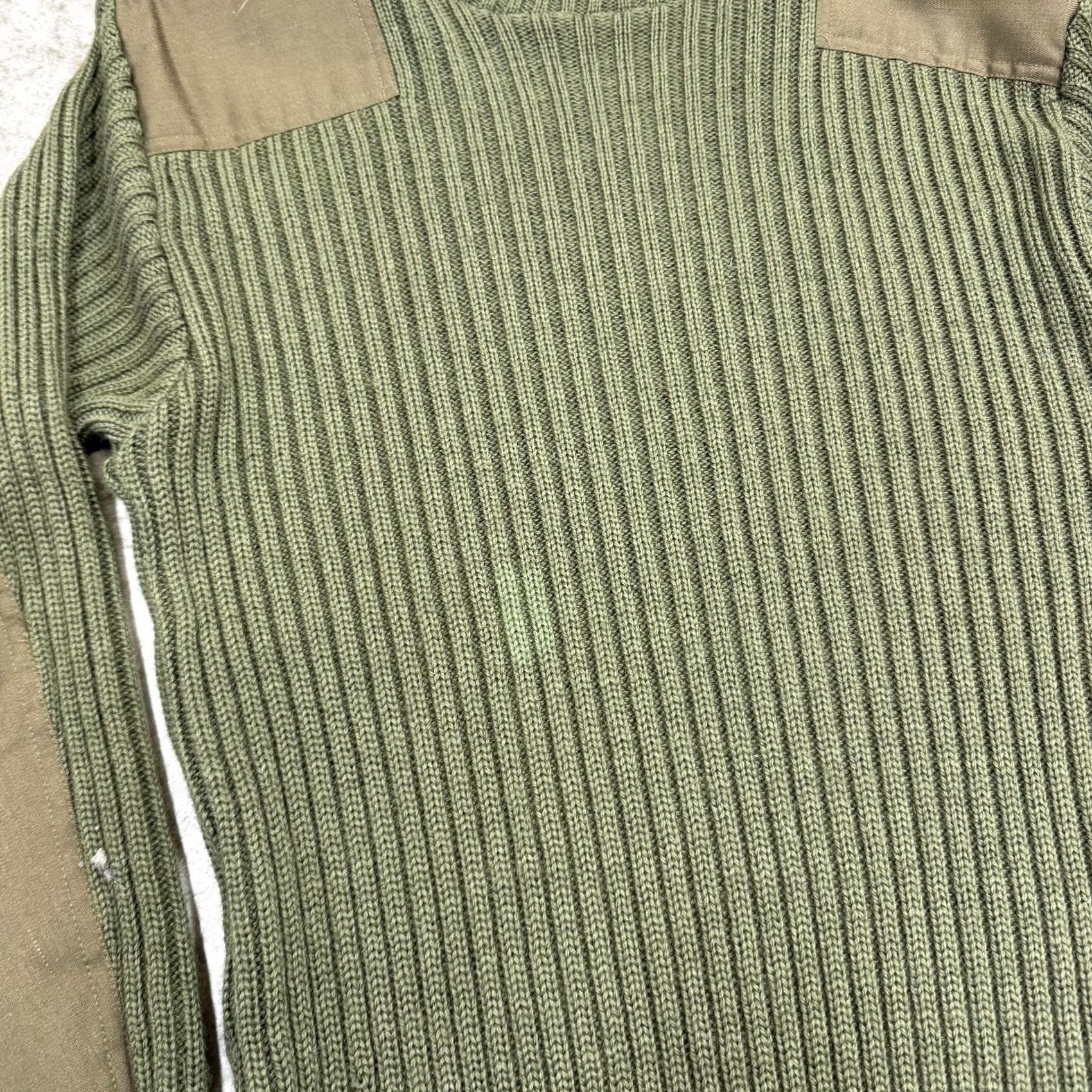 Commando VINTAGE Remploy Commando Sweater Mens Size S Olive Green Wool Military 90s Size US S / EU 44-46 / 1 - 4 Thumbnail