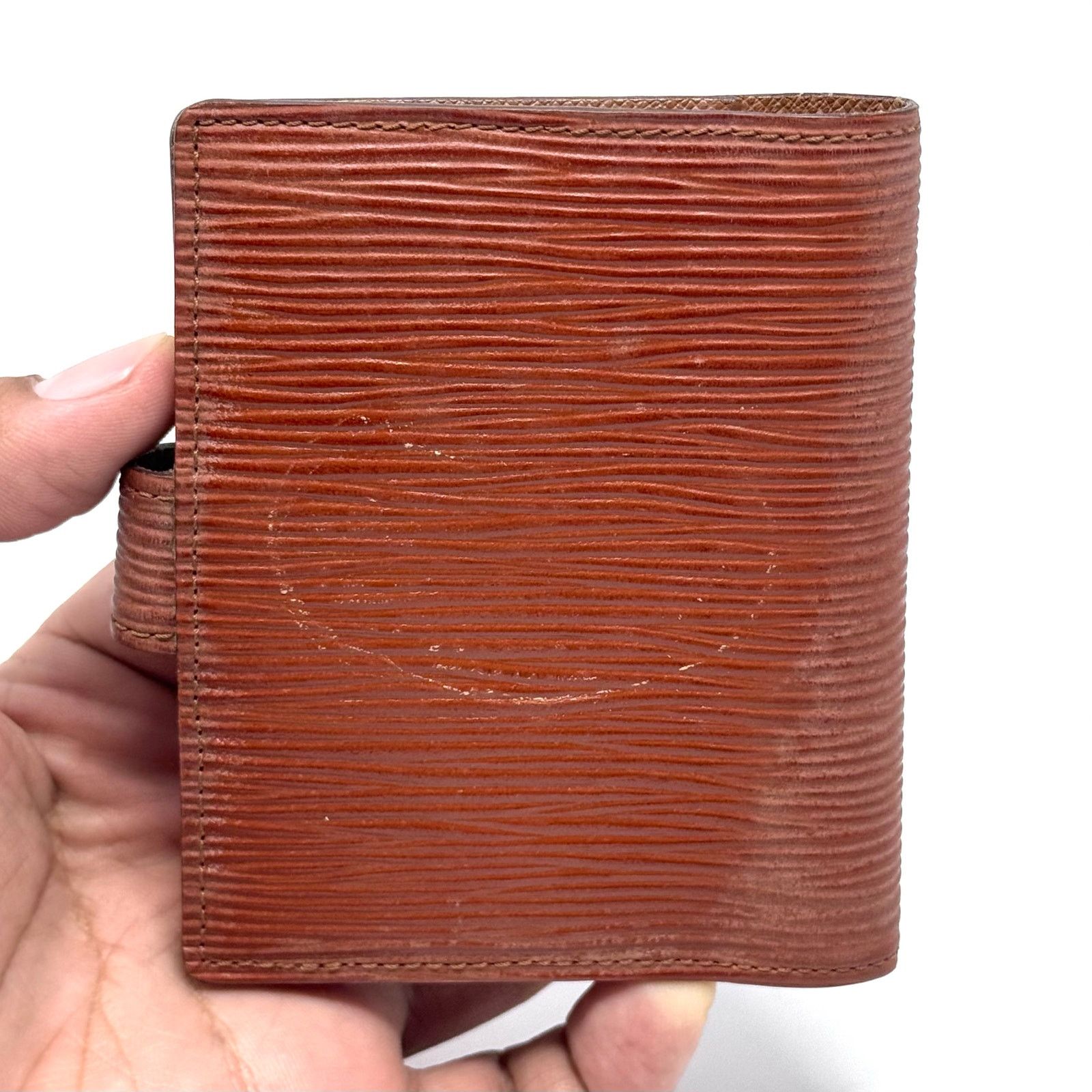 Louis Vuitton Louis Vuitton Epi Buckle Wallet Size ONE SIZE - 8 Thumbnail