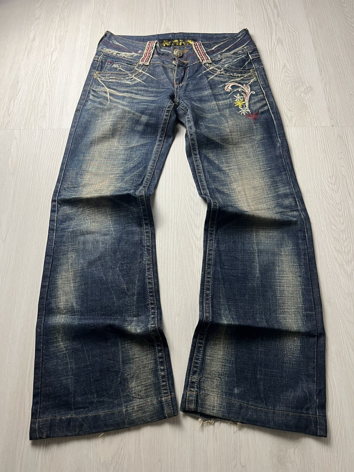 If Six Was Nine × Japanese Brand × Le Grande Bleu (L.G.B.) Red Pepper Acid Wash Embroidered Flared Jeans Size US 31 - 2 Thumbnail