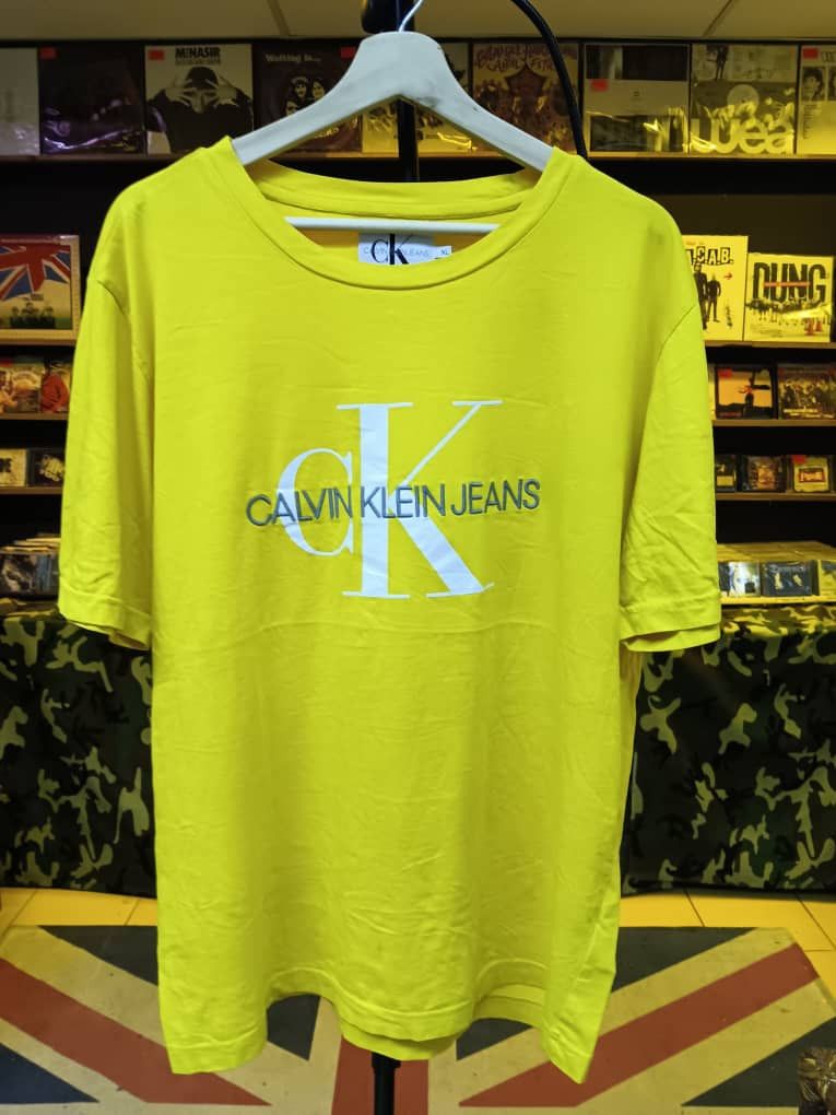 Calvin Klein × Designer CALVIN KLEIN SPELLOUT EMBROIDERY T-SHIRT Size US XL / EU 56 / 4 - 1 Thumbnail