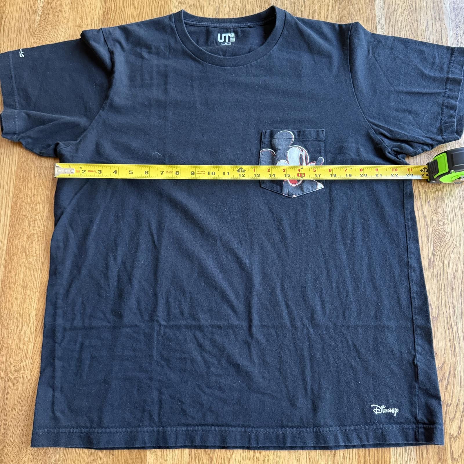 Uniqlo Uniqlo Disney Mickey Mouse Black Short Sleeve TShirt size XL Size US L / EU 52-54 / 3 - 2 Thumbnail