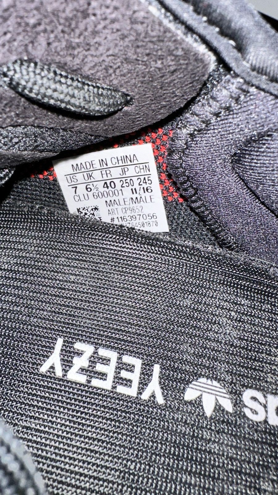 Yeezy 350 V2 “ Bred ”