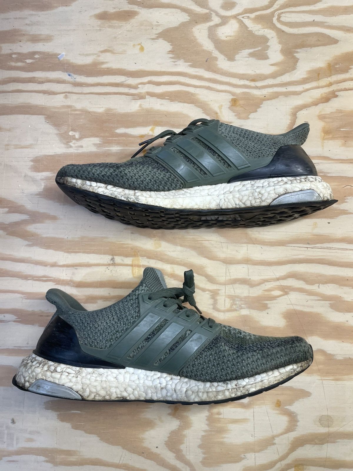 Adidas UltraBoost 2.0 “Olive” Size US 9.5 / EU 42-43 - 4 Thumbnail