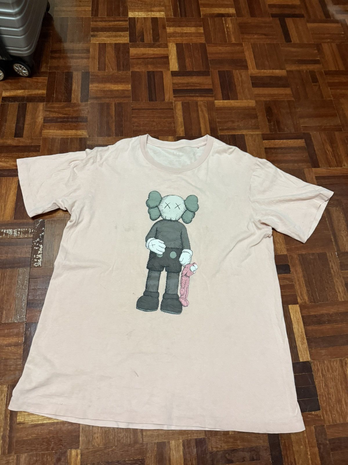 Kaws × Uniqlo Kaws x Uniqlo Companion Pink Tee Size US XS / EU 42 / 0 - 5 Thumbnail