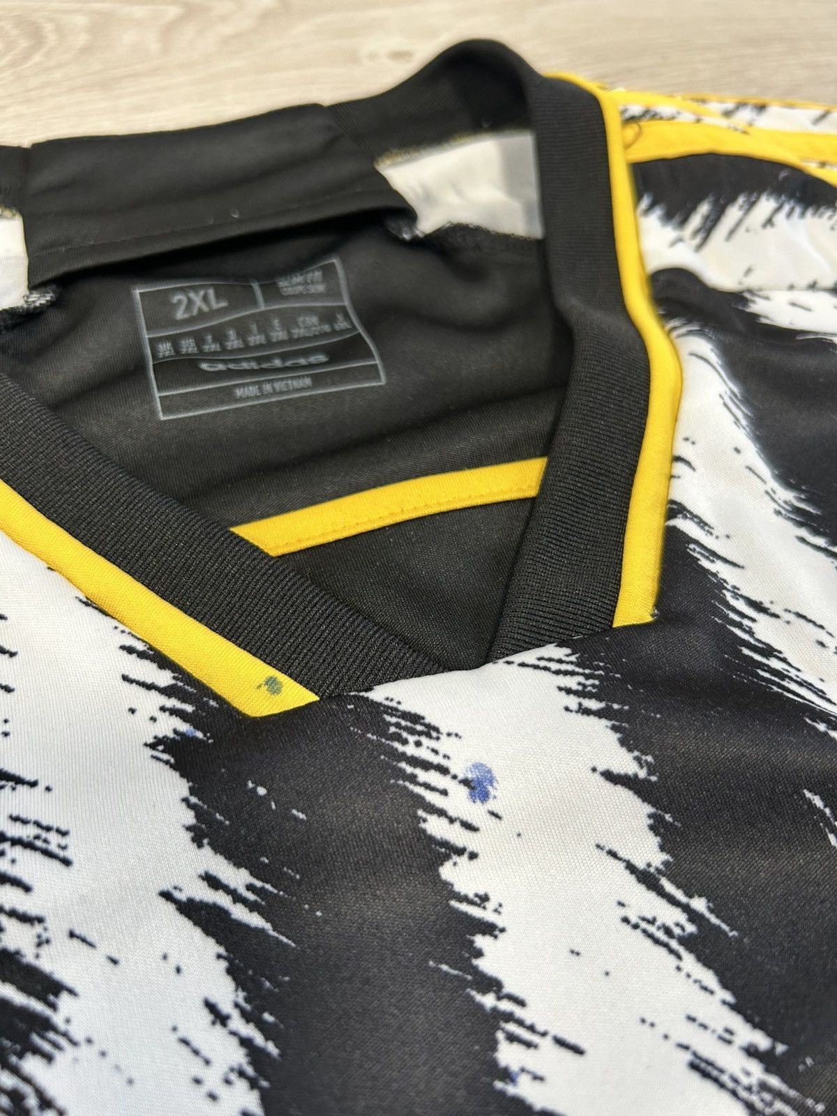 Adidas JUVENTUS 2023 2024 HOME JERSEY FOOTBALL SHIRT ADIDAS MEN Size US XXL / EU 58 / 5 - 6 Thumbnail