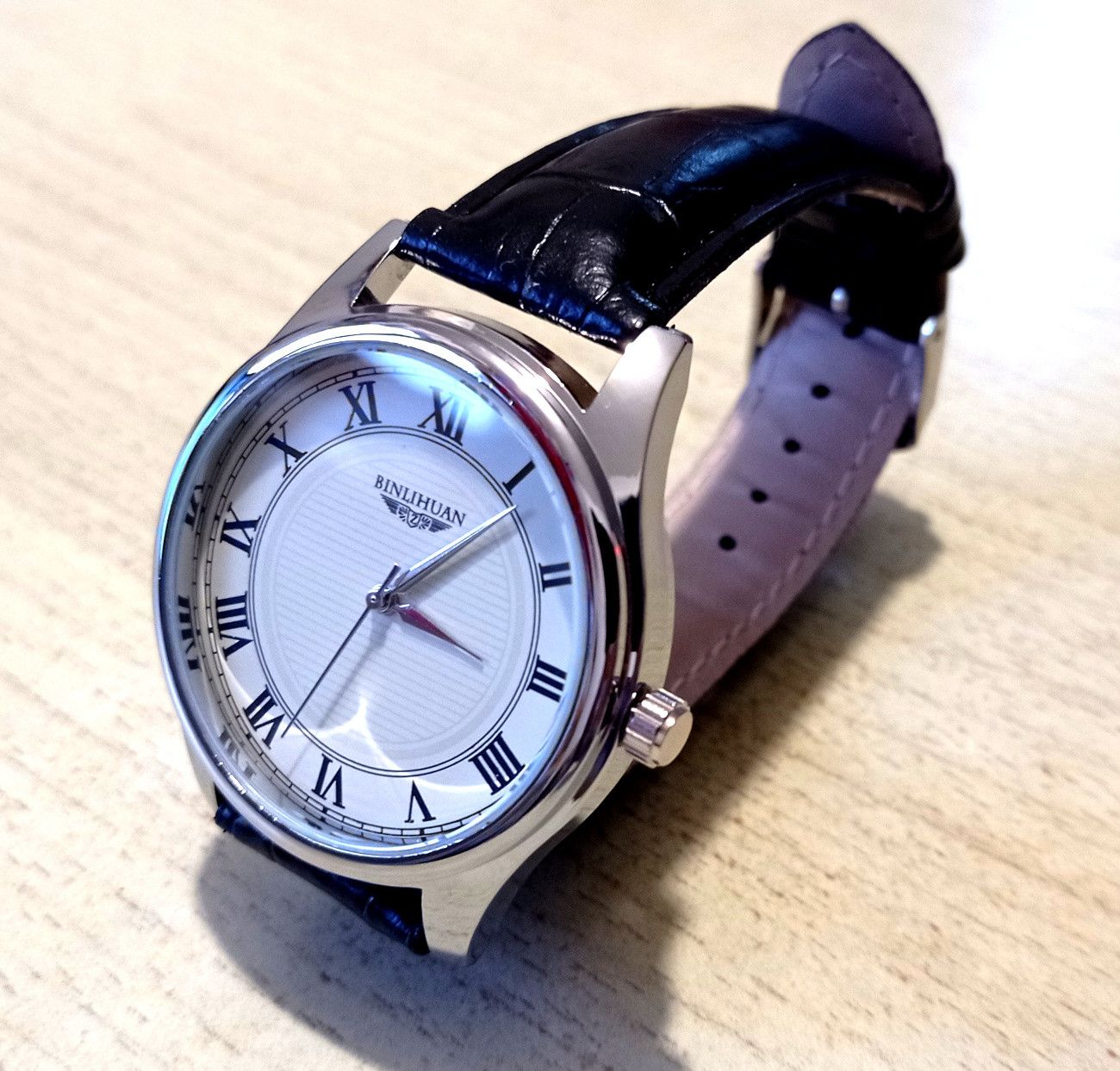 Designer × Japanese Brand × Vintage Classic Oversize Roman Time Leather Wrist Watch Size ONE SIZE - 2 Thumbnail