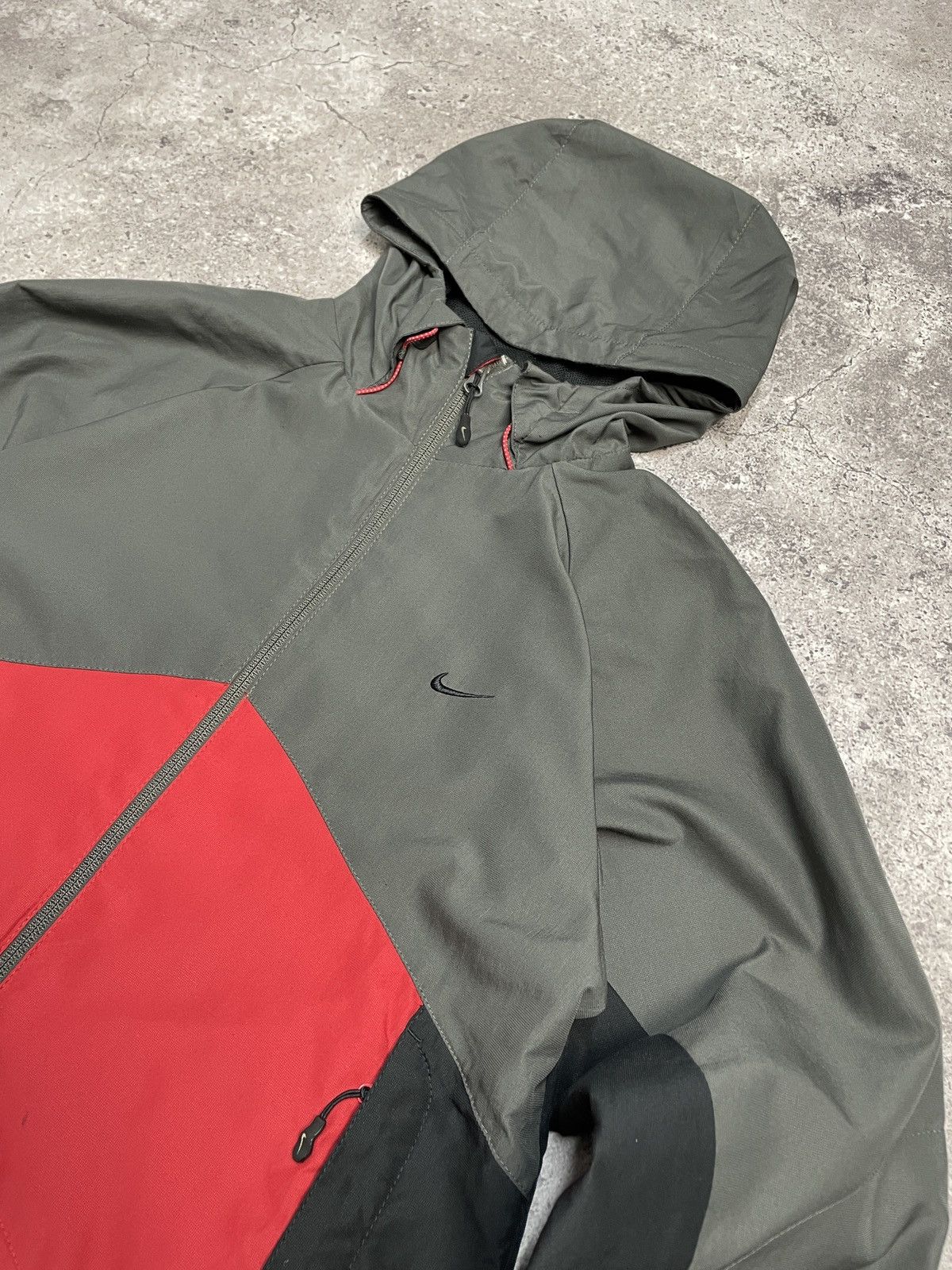 Vintage Vintage Nike Windbreaker Y2K Drill Nylon Multicolour Jacket Size US S / EU 44-46 / 1 - 6 Thumbnail