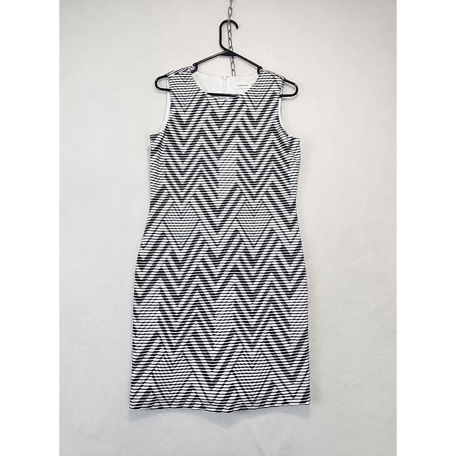 Calvin Klein Calvin Klein Sleeveless Sheath Dress Black White Chevron Print Women's Size 10 Size L / US 10 / IT 46 - 3 Thumbnail
