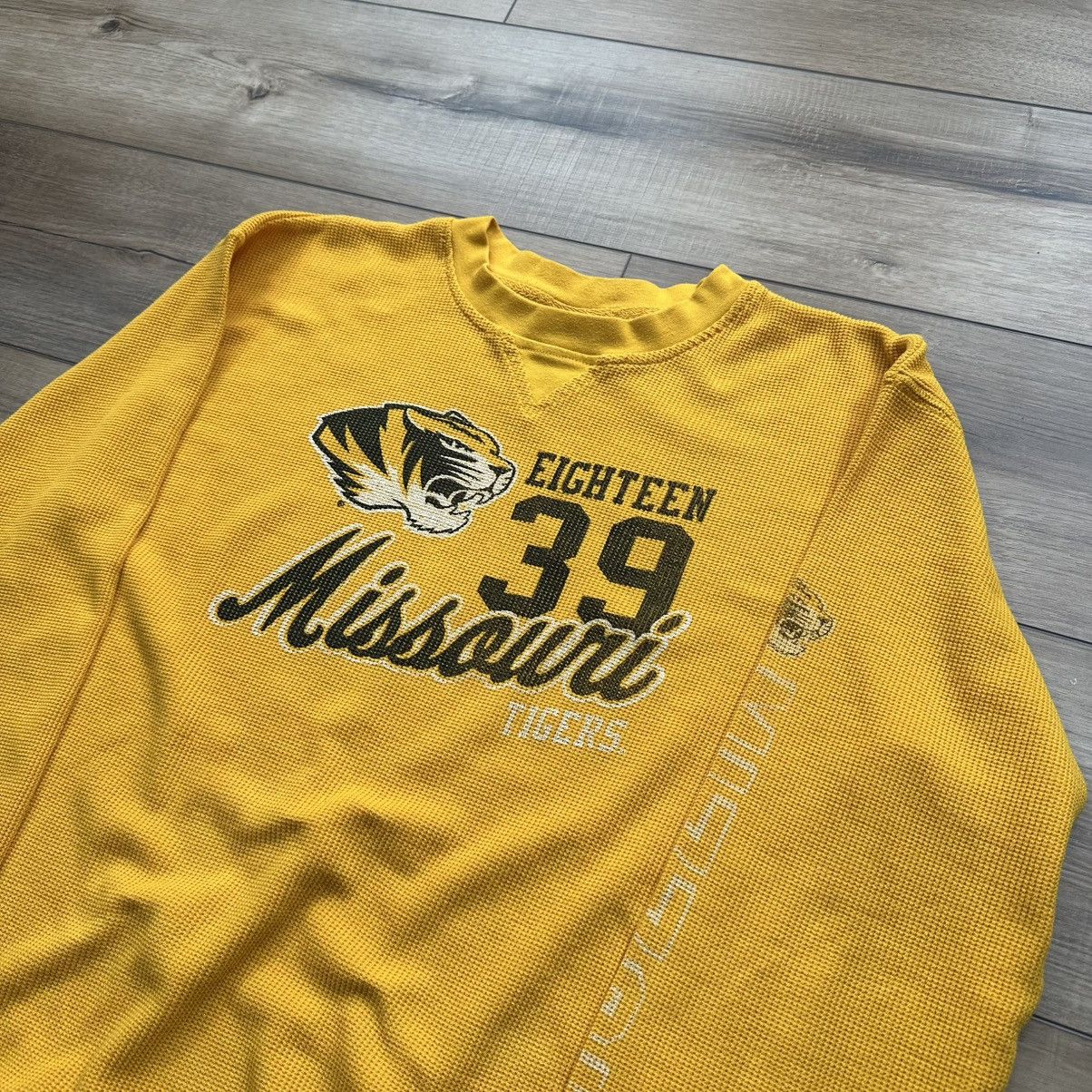 Other Vintage 2000s Missouri Tigers Mizzou Waffle Knit Thermal Size US M / EU 48-50 / 2 - 4 Thumbnail