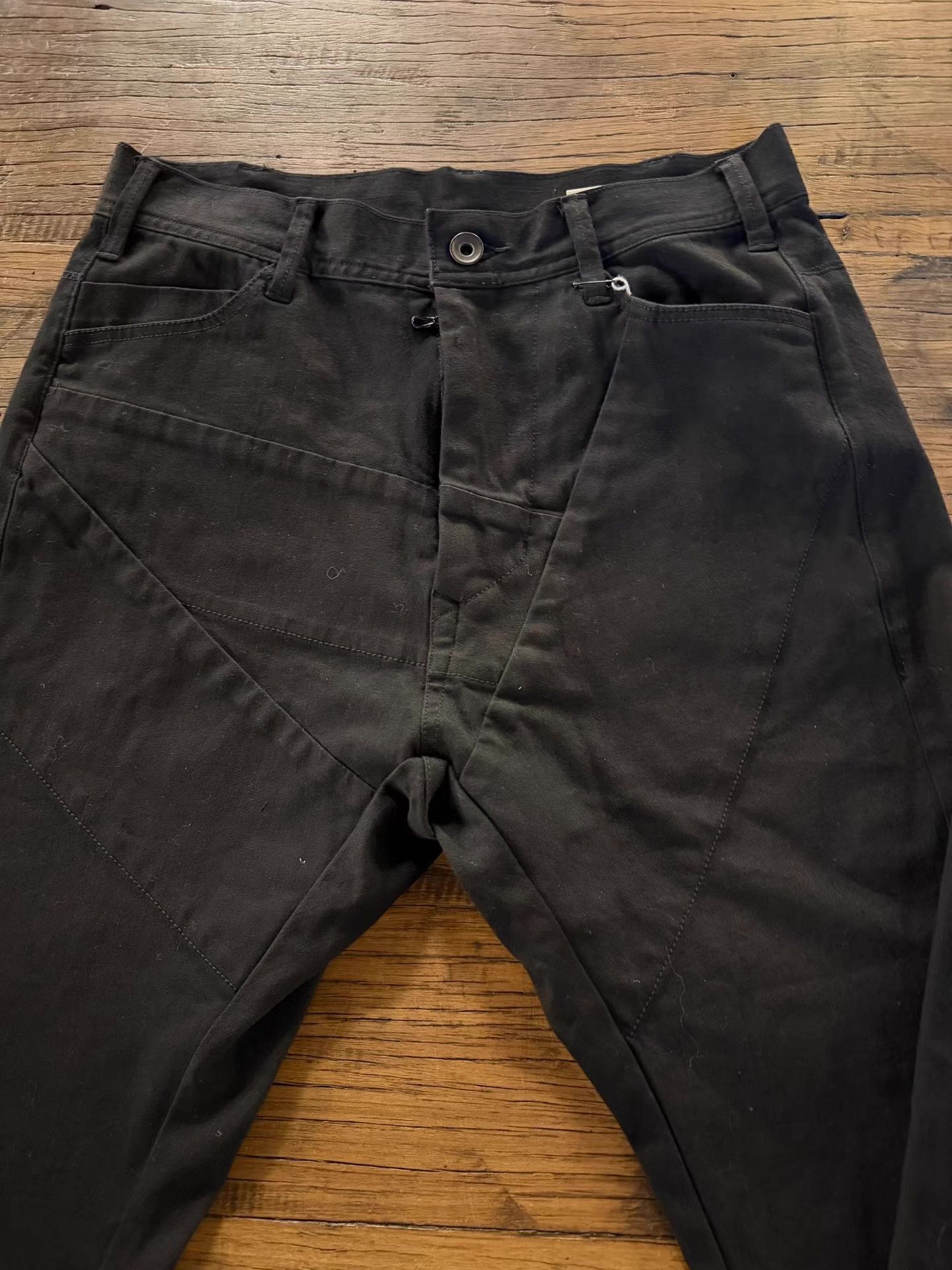Julius JULIUS 16FW Series Black Slim‑Fit Structured Trousers Ｑ25 Size US 30 / EU 46 - 3 Thumbnail