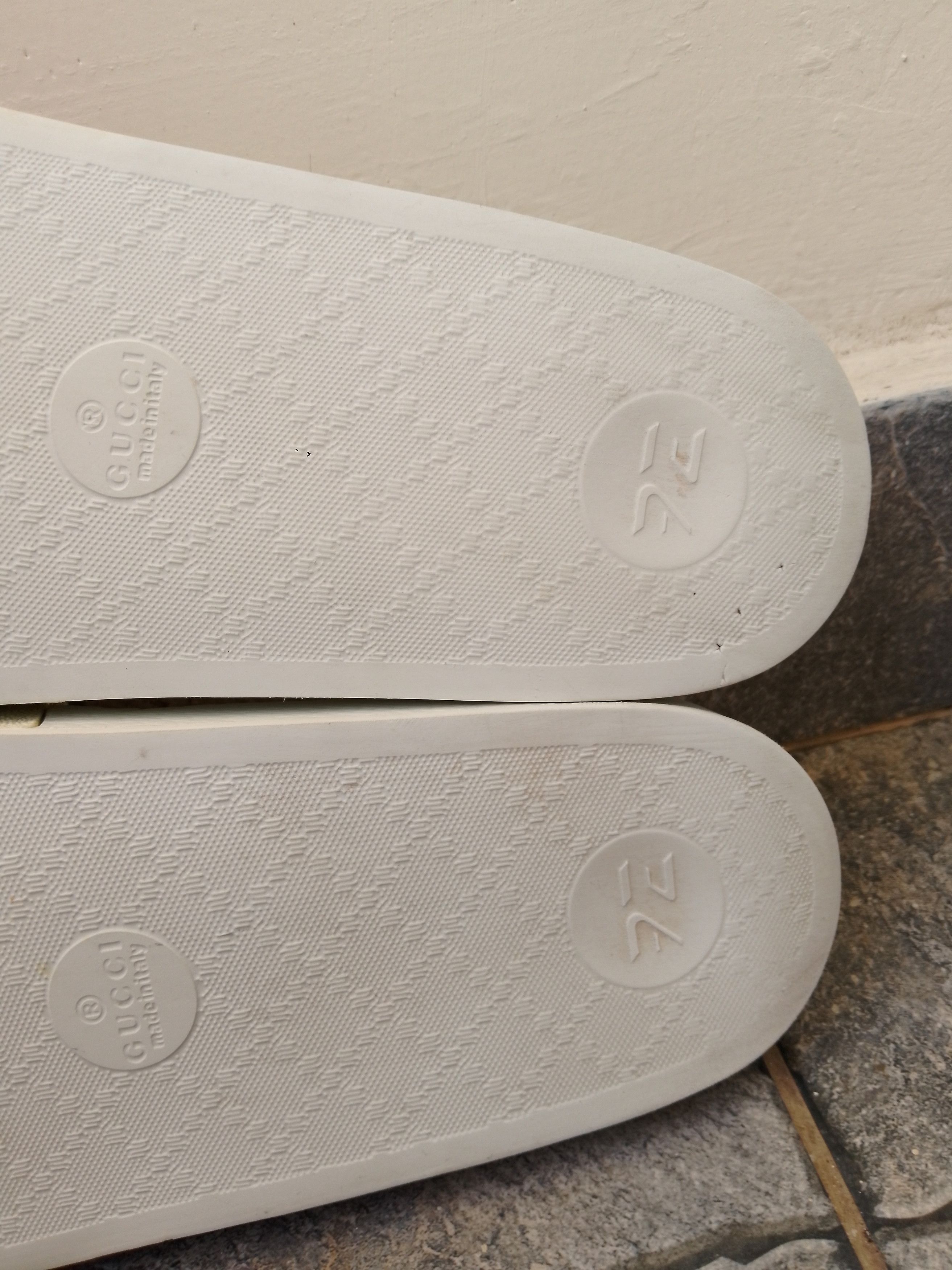 Gucci Gucci web rubber slide sandals Size US 12 / EU 45 - 8 Thumbnail