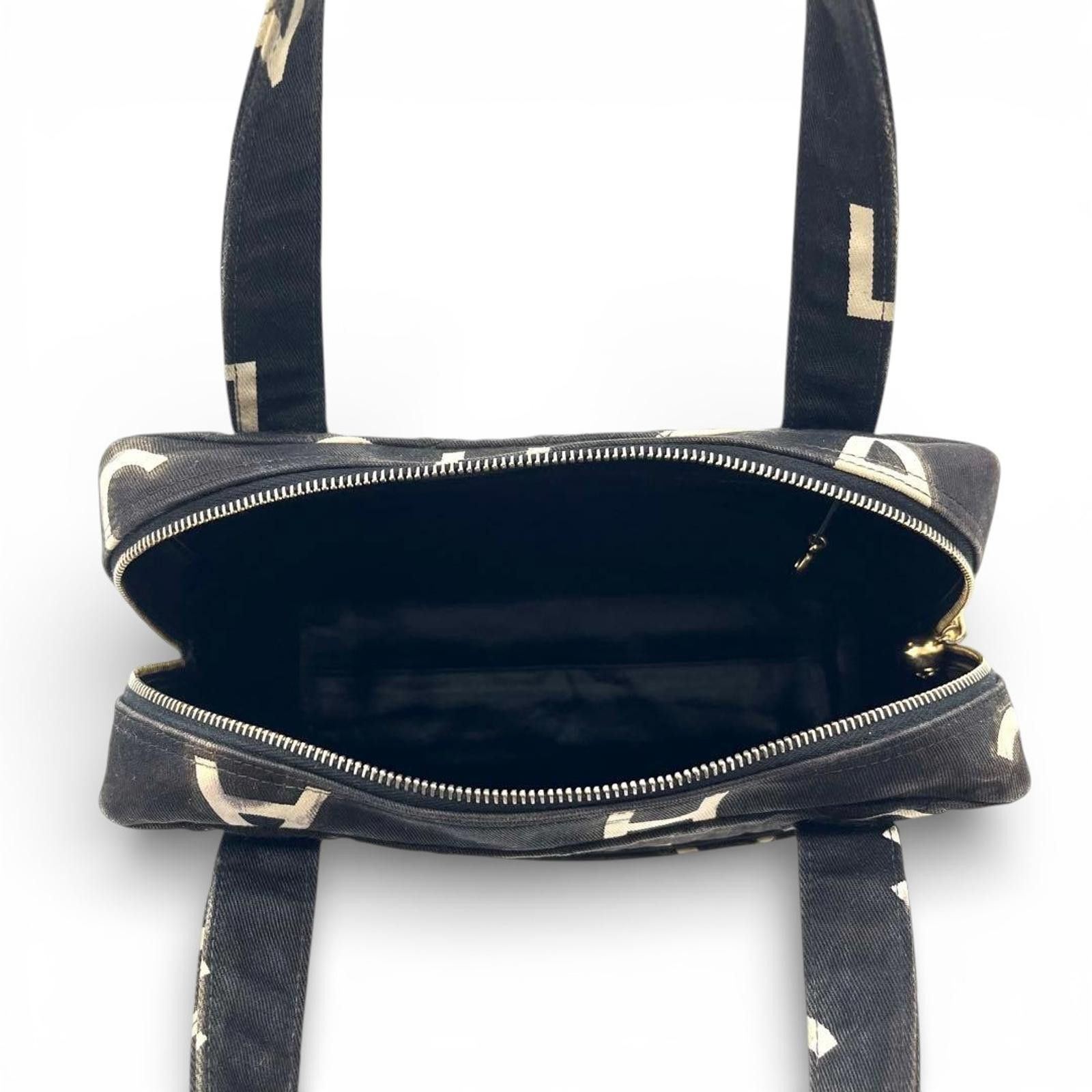 Chanel Chanel - Black Quilted Logo Print Handbag Size ONE SIZE - 5 Thumbnail