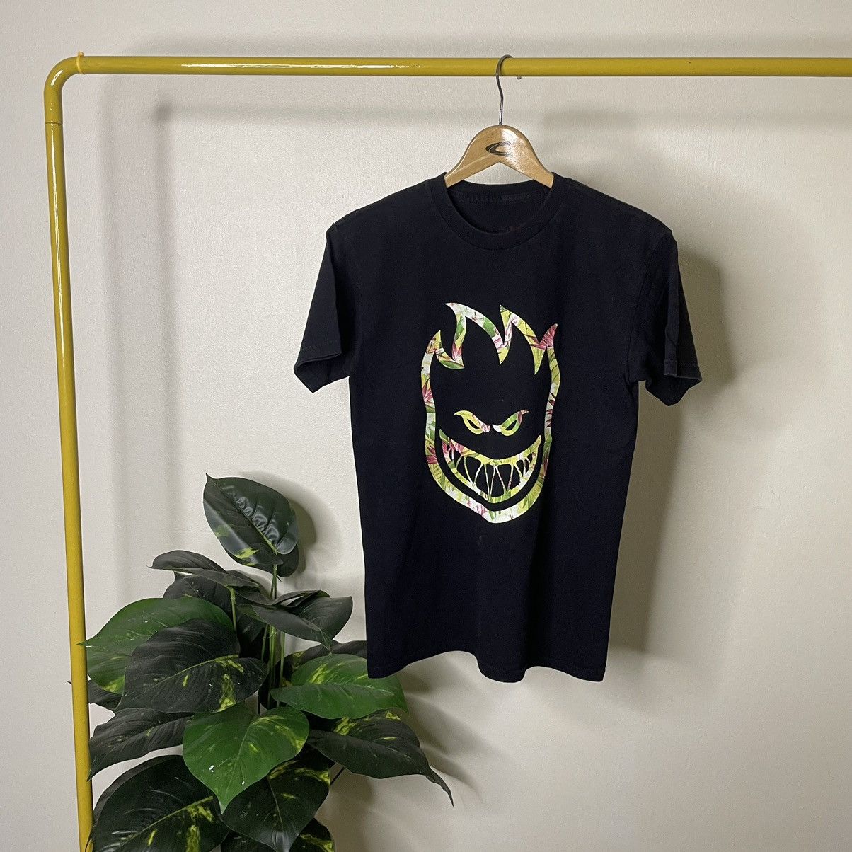 Spitfire Y2K Spitfire Wheels Skateboard Floral Design Skater T Shirt Size US S / EU 44-46 / 1 - 1 Thumbnail