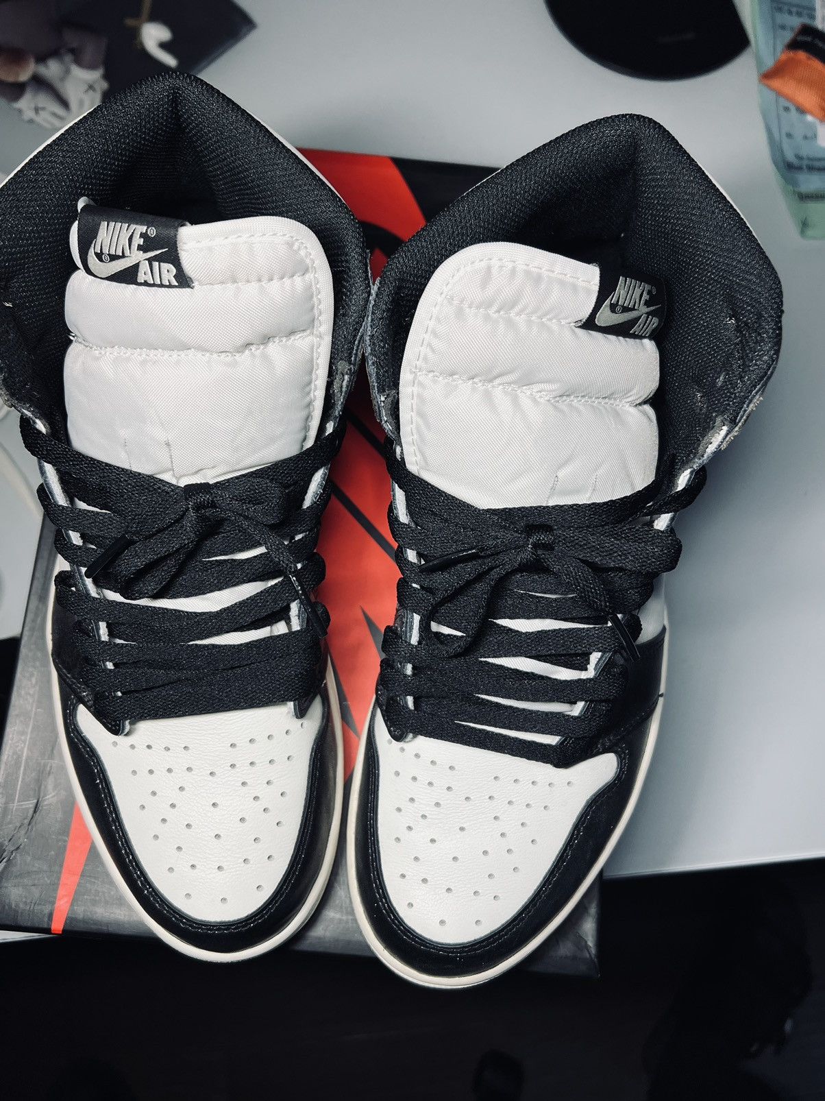 Jordan Brand Jordan 1 Dark Mocha Size US 10 / EU 43 - 3 Thumbnail