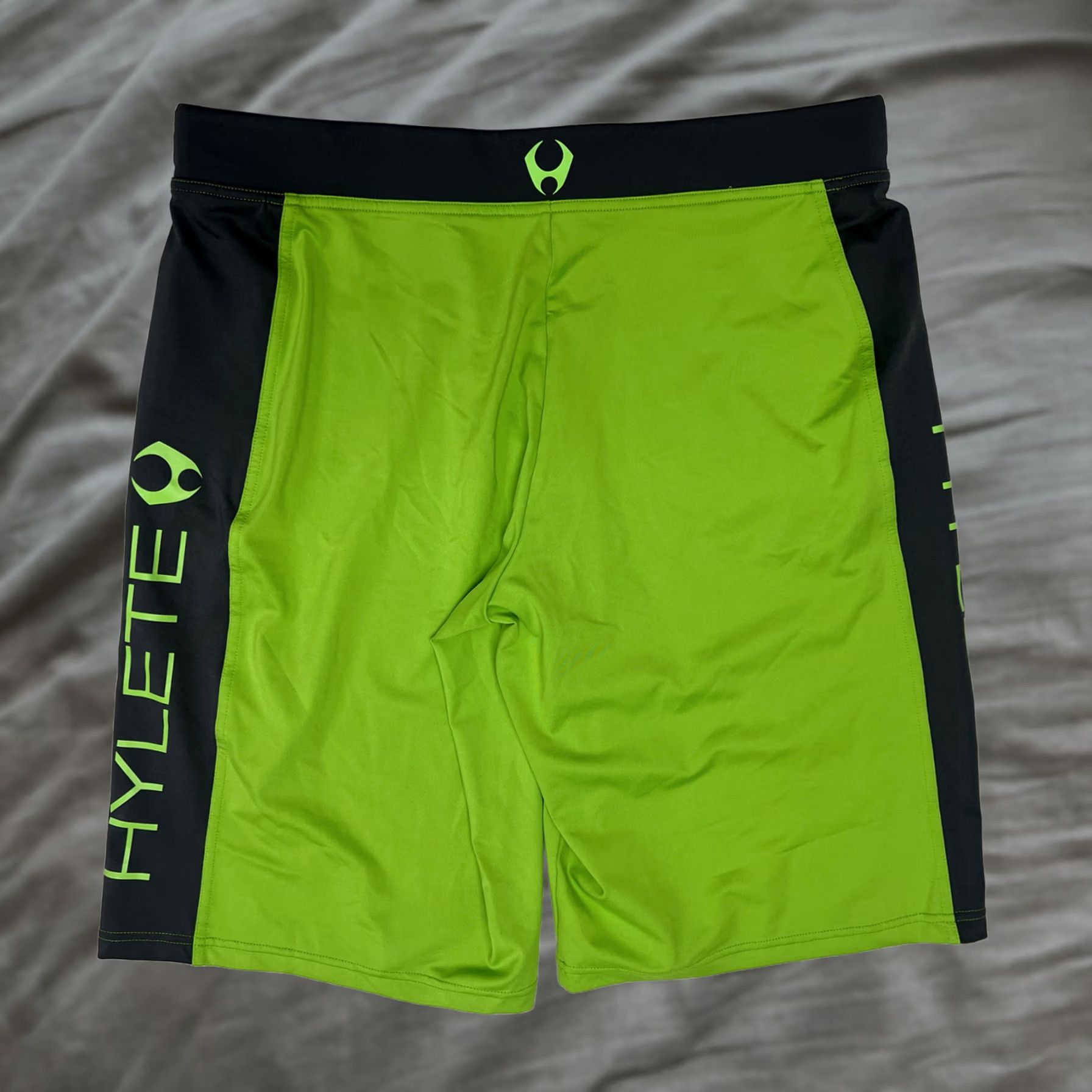Vintage HYLETE CrossFit Shorts Regular Large Gray Green Mens Size US 33 - 1 Thumbnail