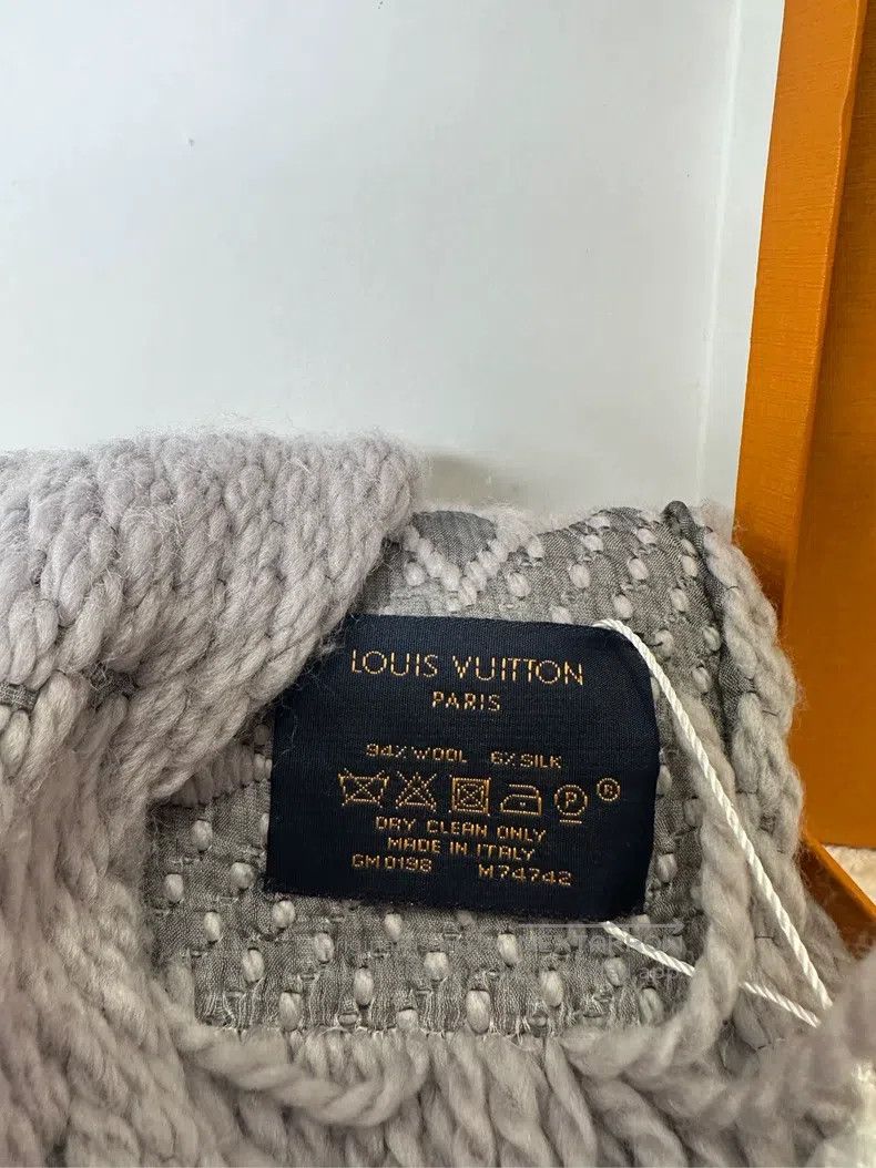 Louis Vuitton Louis Vuitton Pearl reversible scarf Size ONE SIZE - 2 Thumbnail