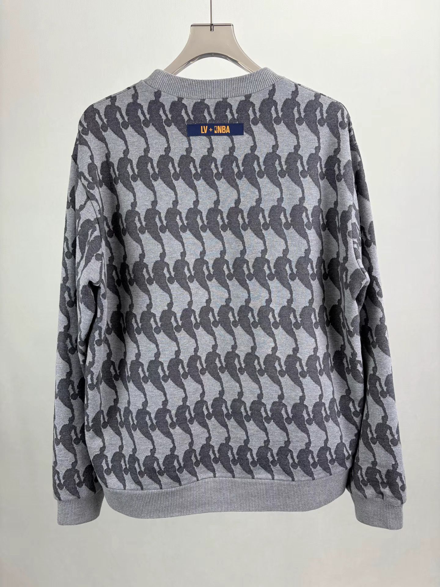 Louis Vuitton LV x NBA Co-branded Gray Knit Sweater K1 Size US XL / EU 56 / 4 - 2 Thumbnail