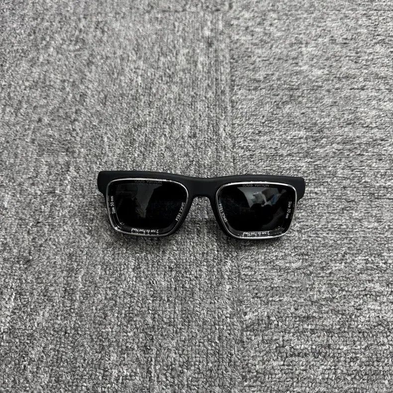 Louis Vuitton Louis Vuitton Box Sunglasses Size ONE SIZE - 2 Thumbnail